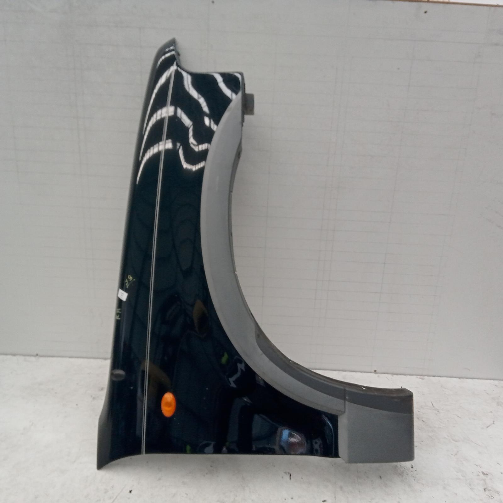 View Auto part Right Guard Ford Explorer 2002