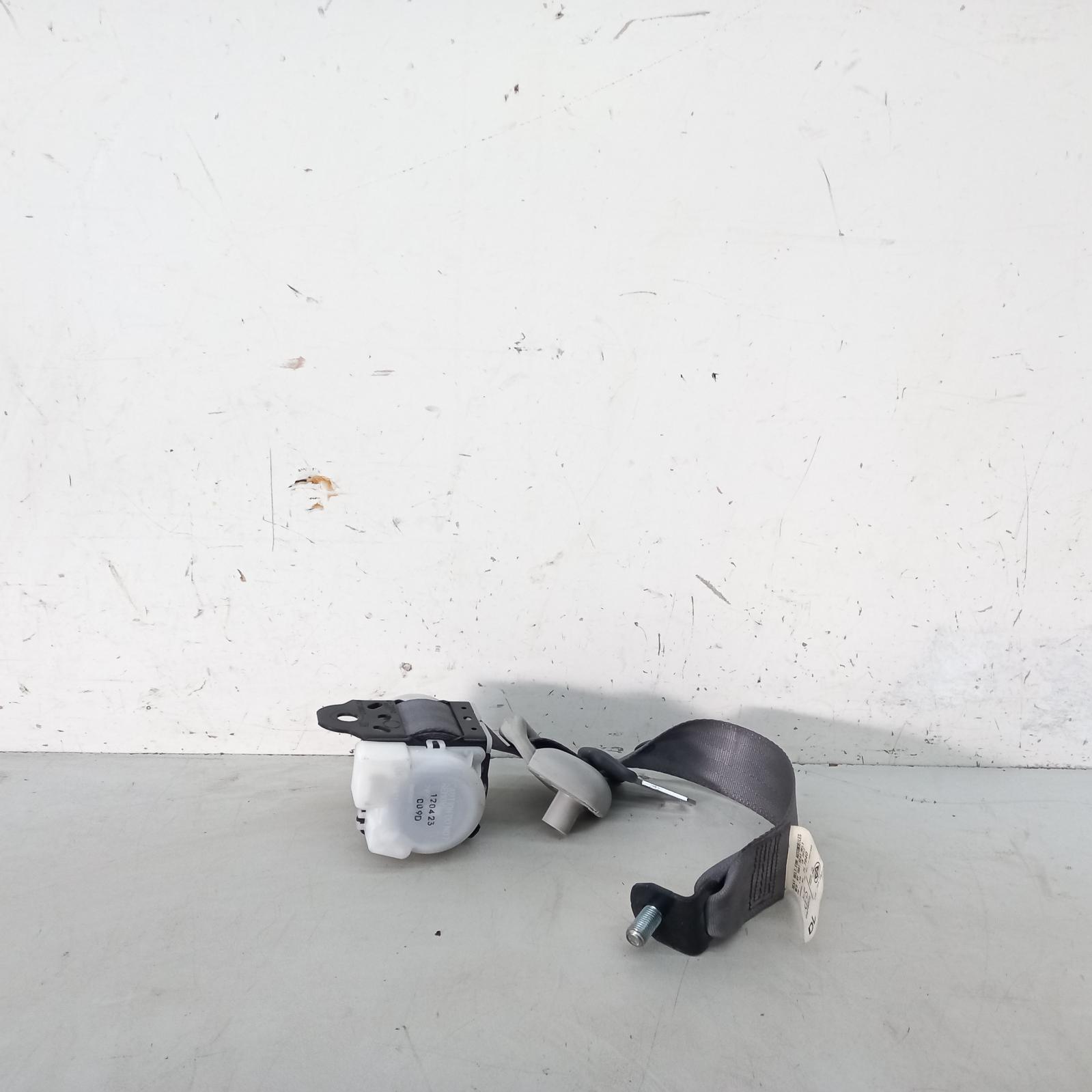View Auto part Seatbelt/Stalk Toyota Hilux 2012