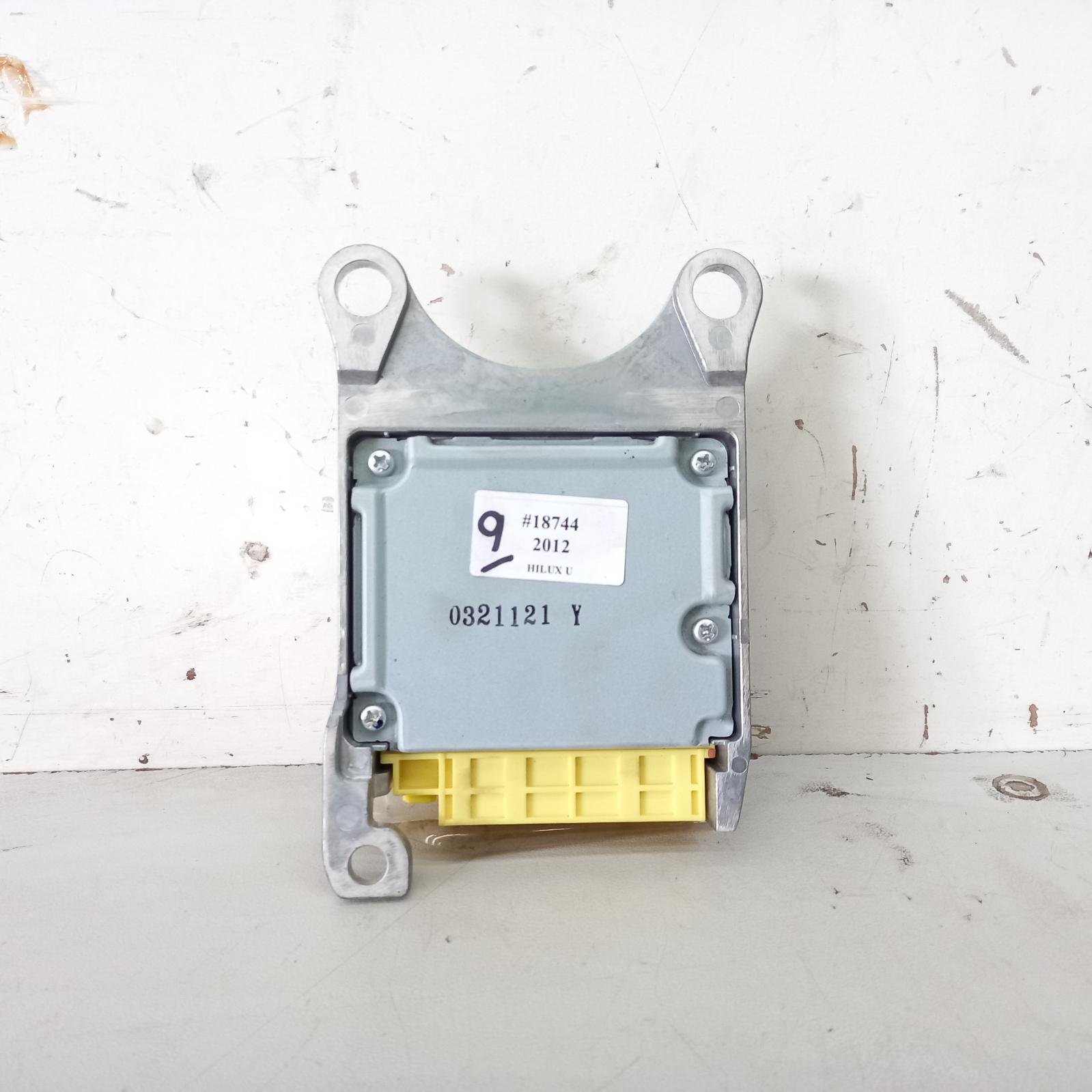 View Auto part Airbag Module/Sensor Toyota Hilux 2012