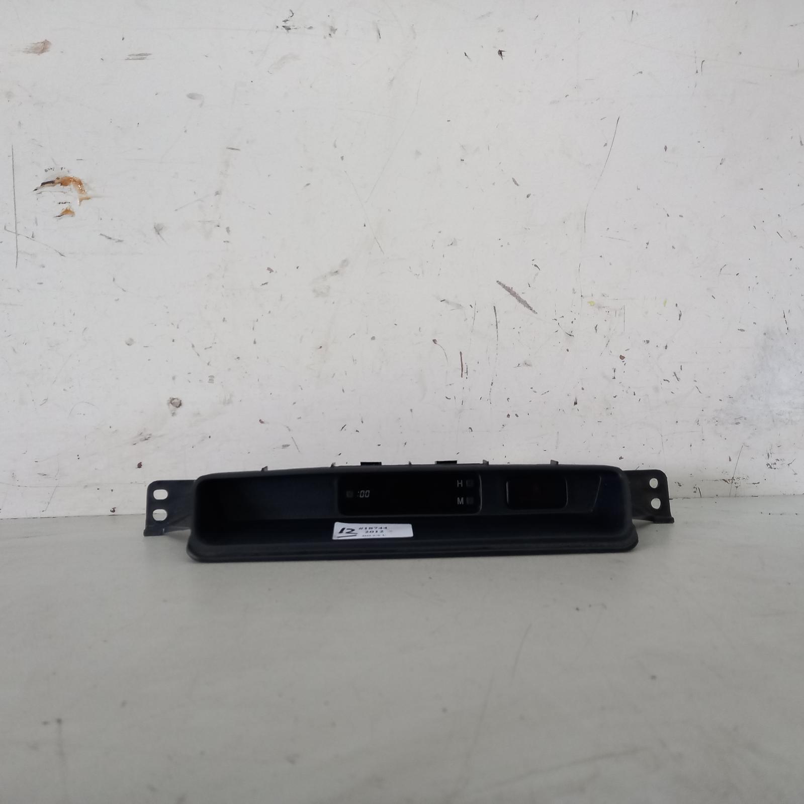 View Auto part Clock Toyota Hilux 2012