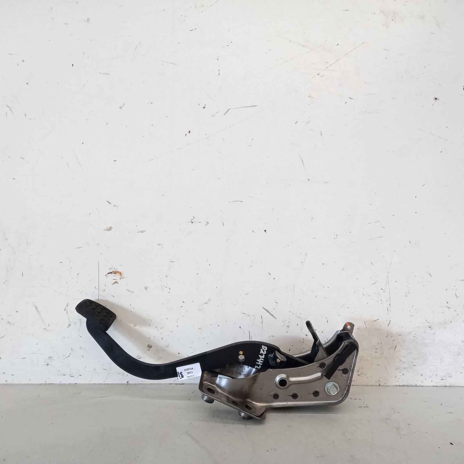 View Auto part Pedal Assembly Toyota Hilux 2012