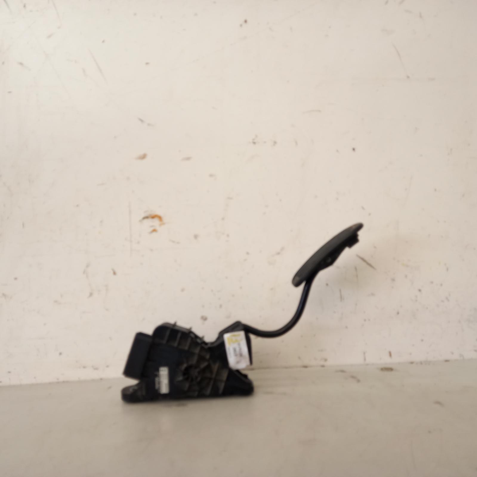 View Auto part Pedal Assembly Toyota Hilux 2013