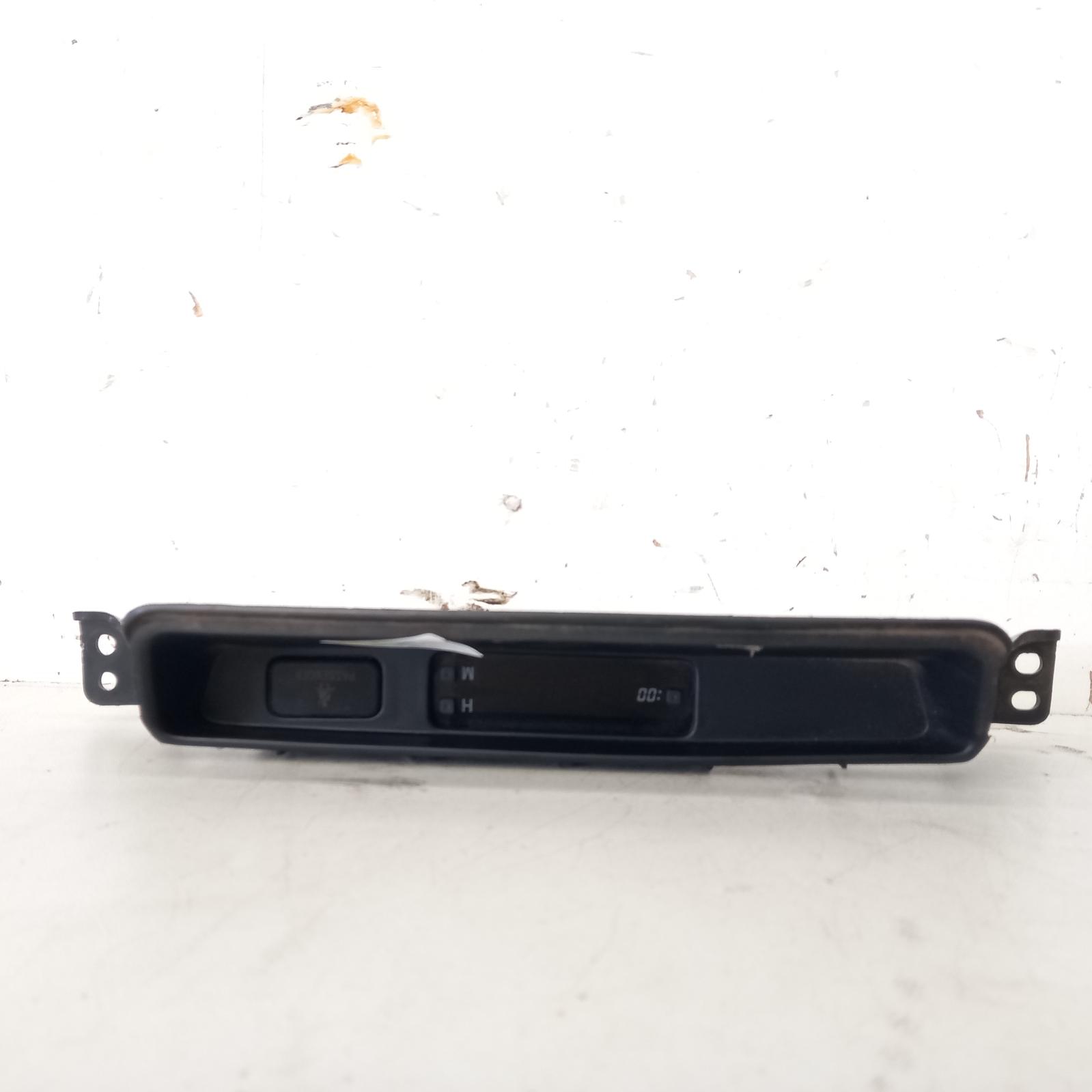 View Auto part Clock Toyota Hilux 2013