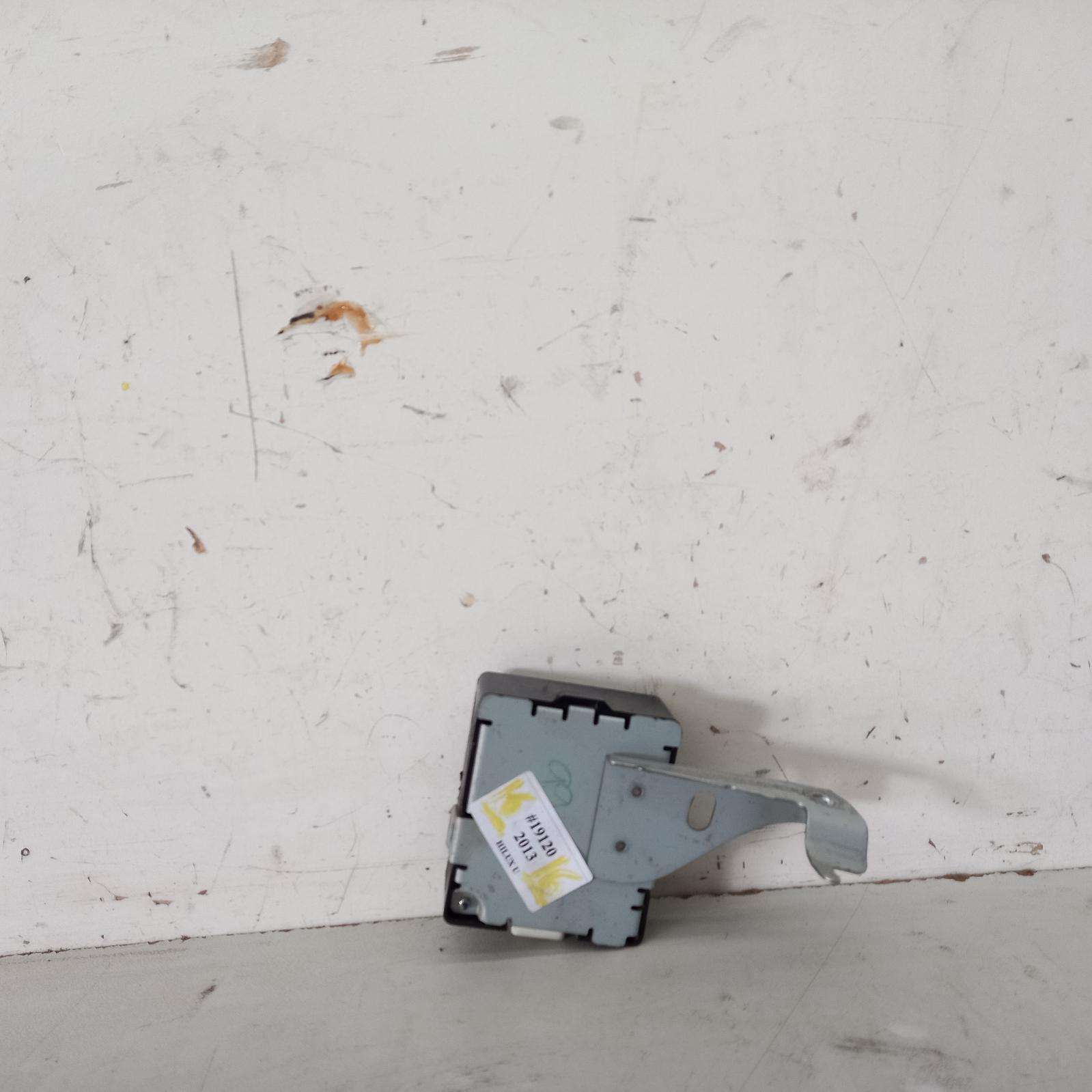 View Auto part Misc Switch/Relay Toyota Hilux 2013