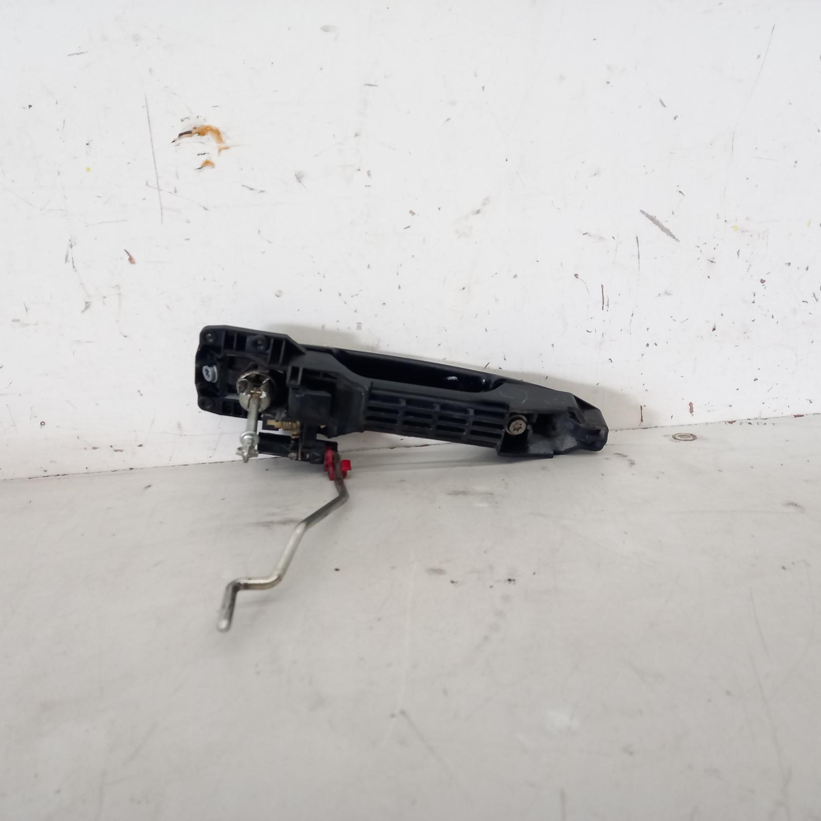 View Auto part Door Handle Toyota Hilux 2013