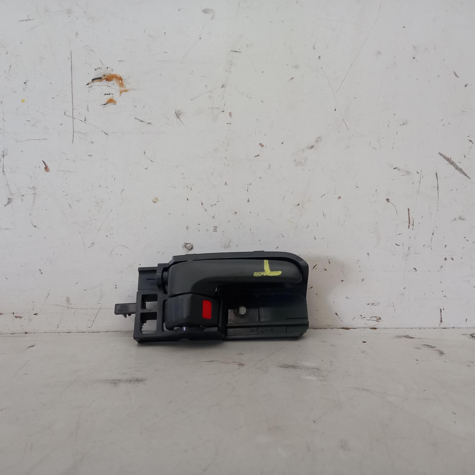 View Auto part Door Handle Toyota Hilux 2013