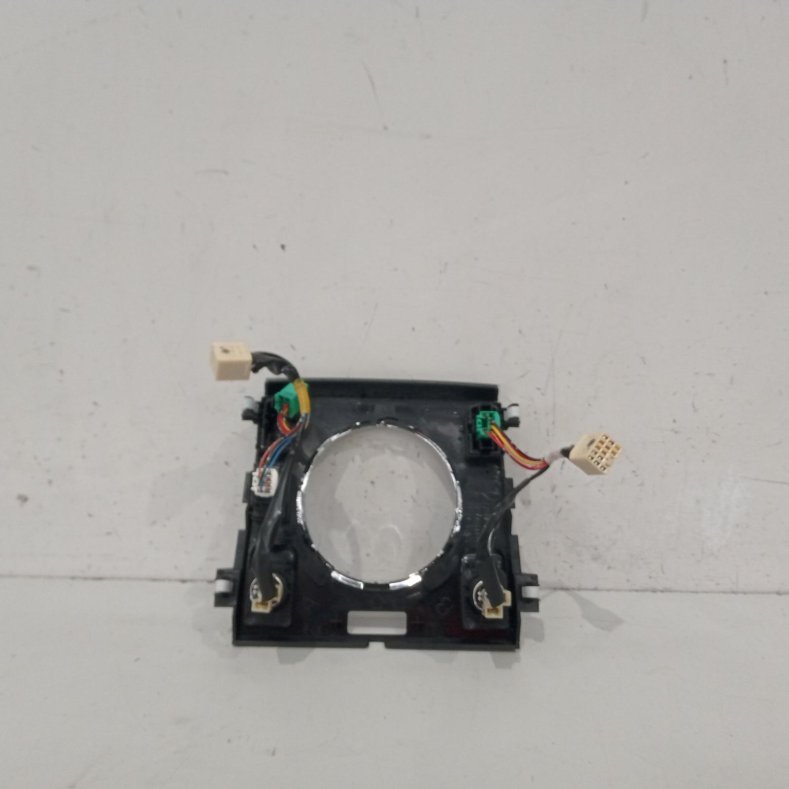 View Auto part Console Suzuki Vitara 2010