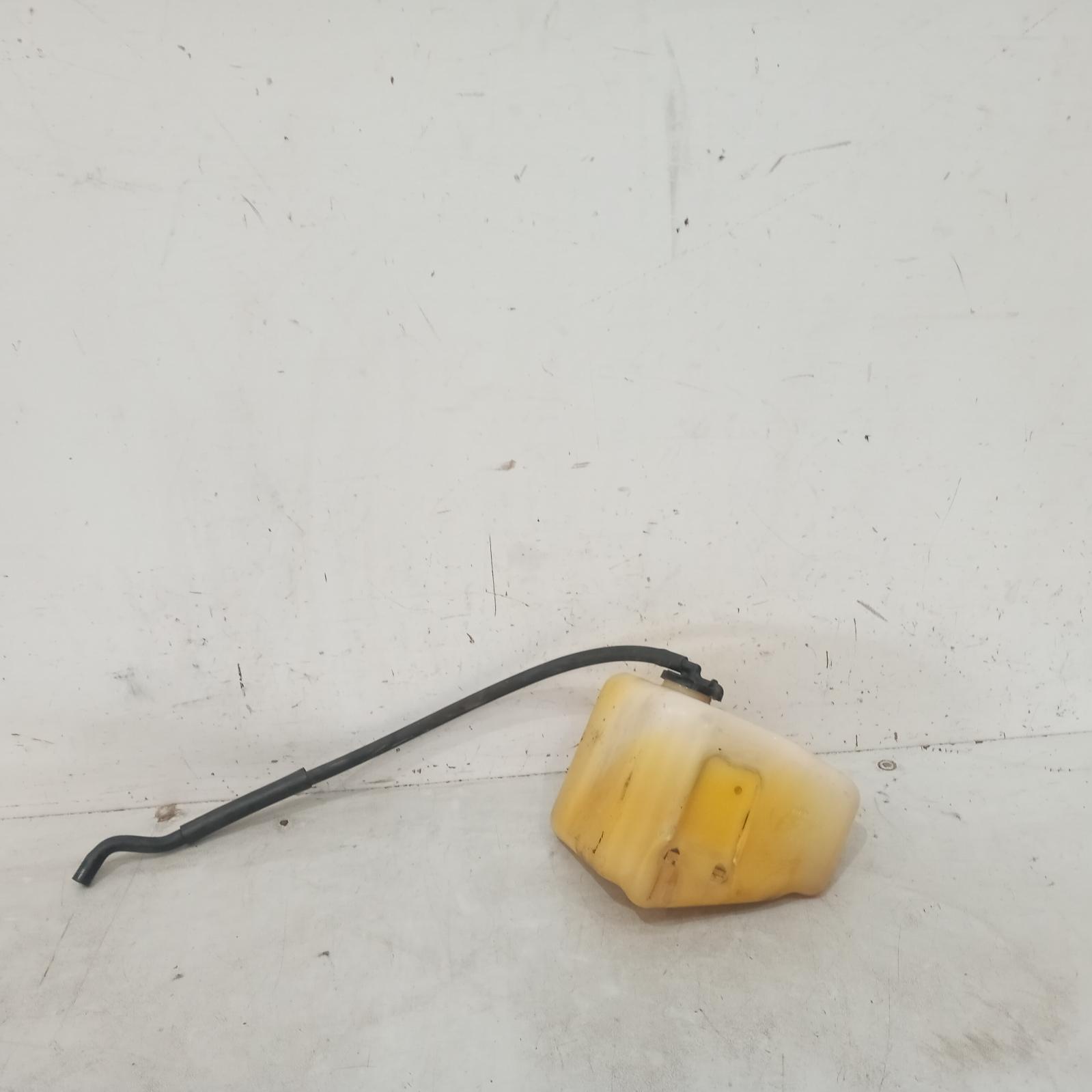 View Auto part Overflow Bottle Toyota Kluger 2004