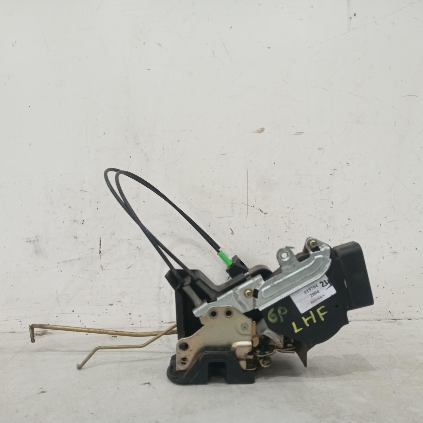 View Auto part Door/Boot/Gate Lock Toyota Kluger 2004