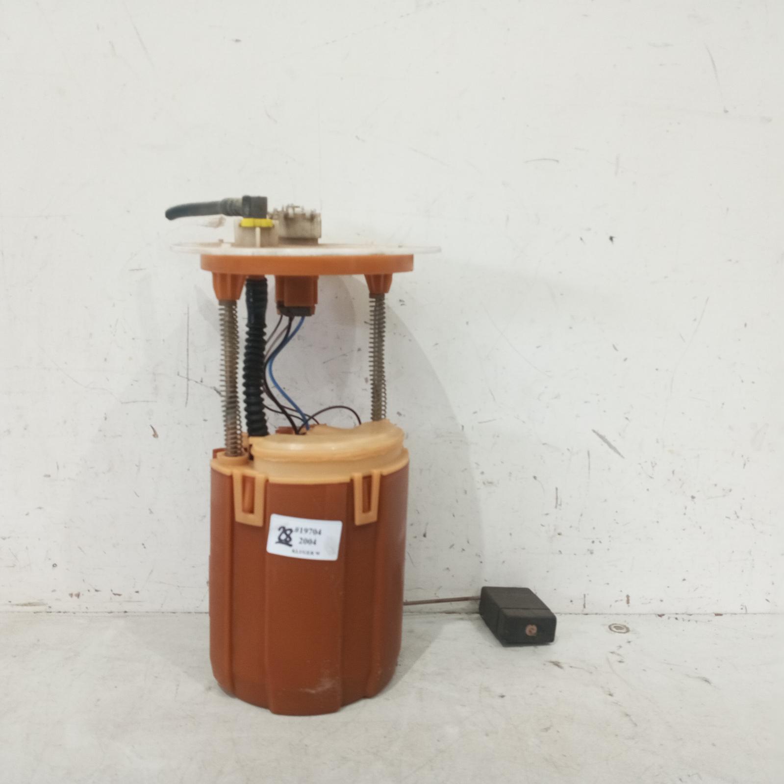 View Auto part Fuel Sending Unit Toyota Kluger 2004