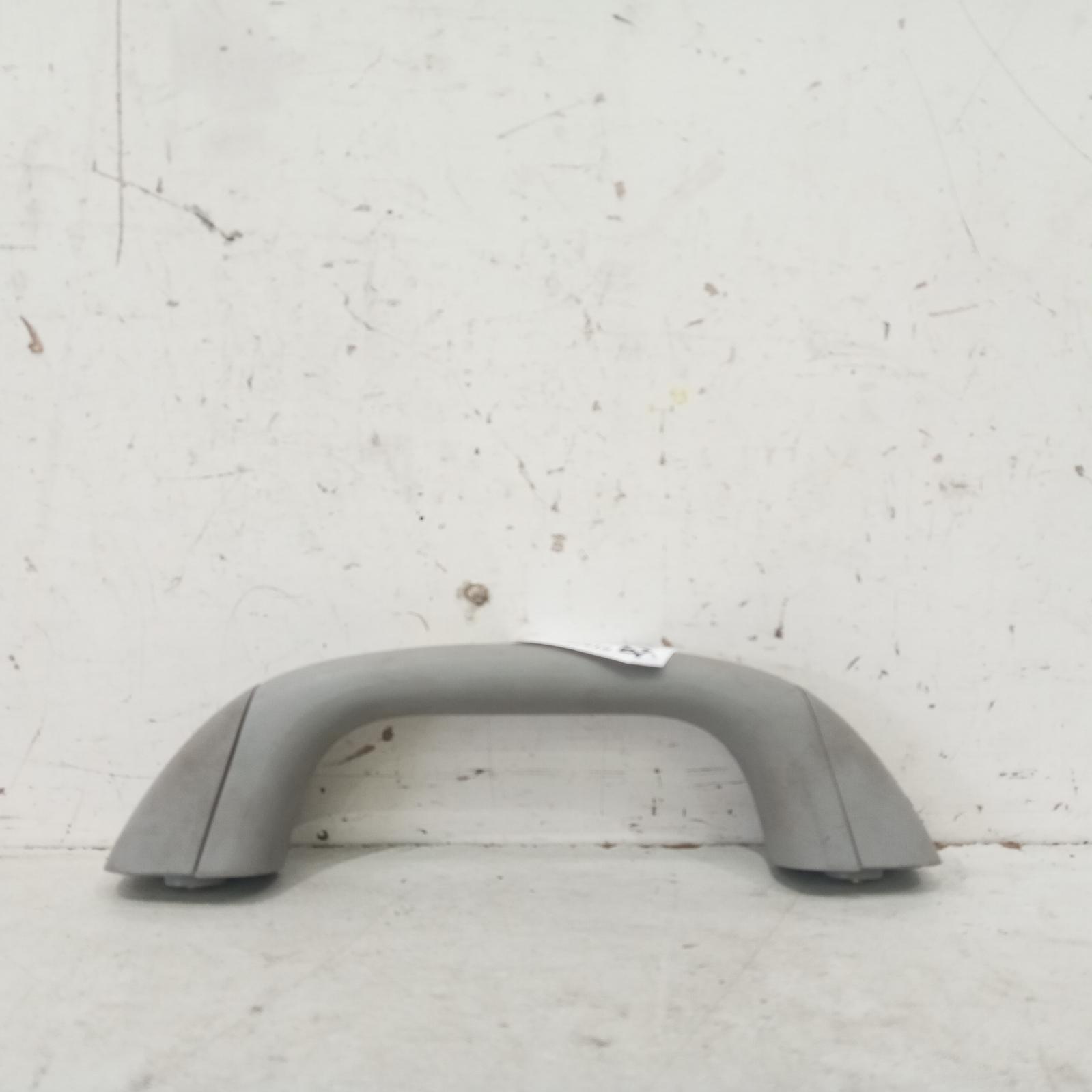 View Auto part Grab Handle Toyota Kluger 2004