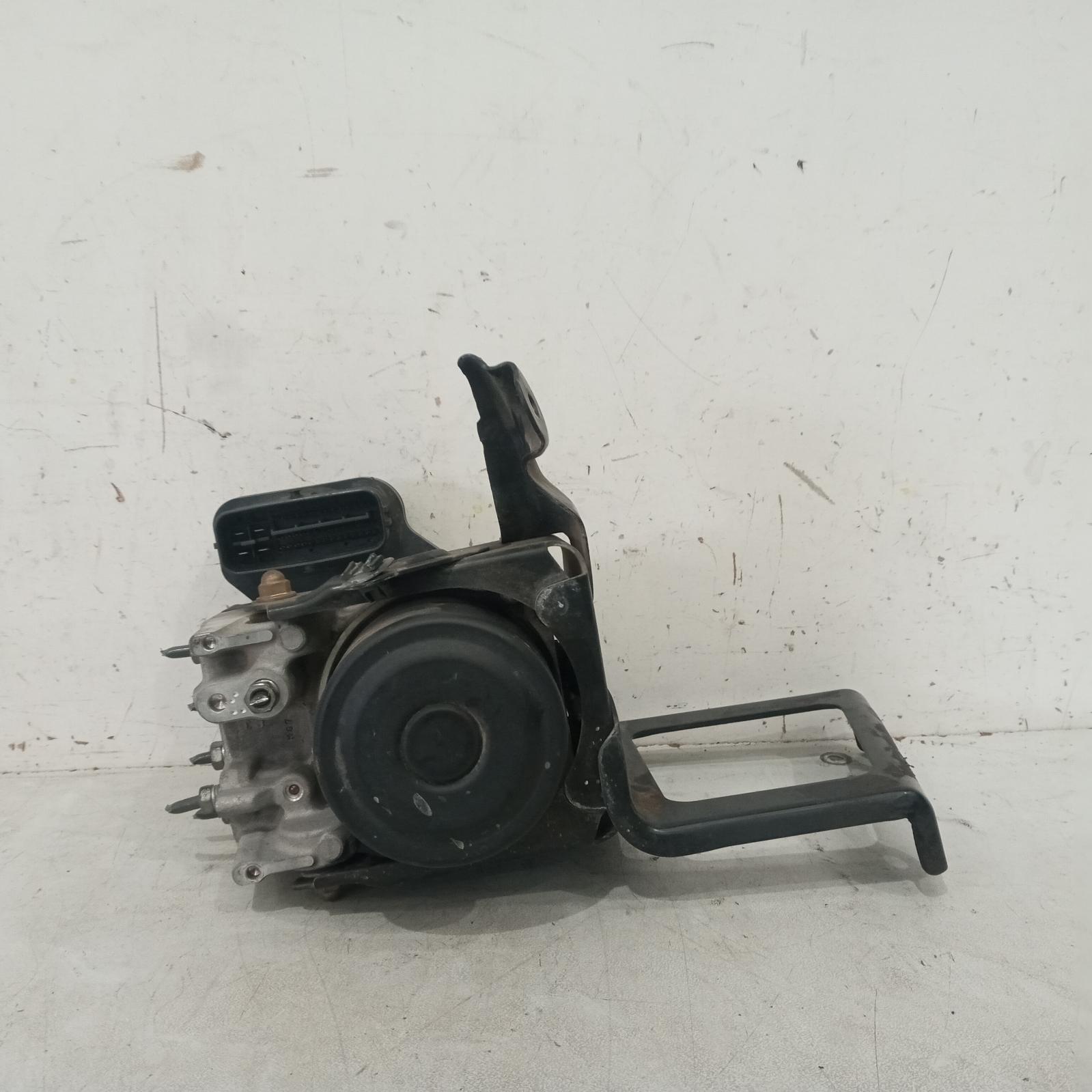 View Auto part Abs Pump/Modulator Toyota Kluger 2004