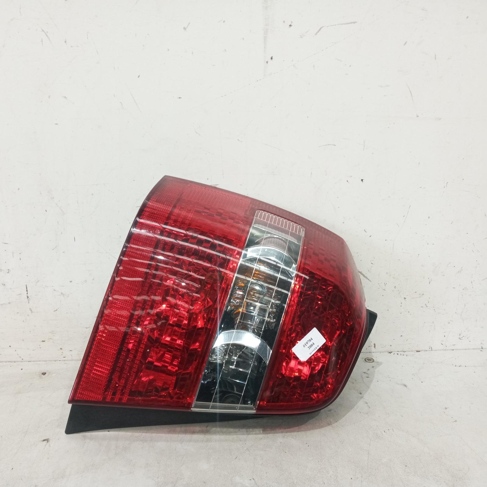 View Auto part Left Taillight Toyota Kluger 2004