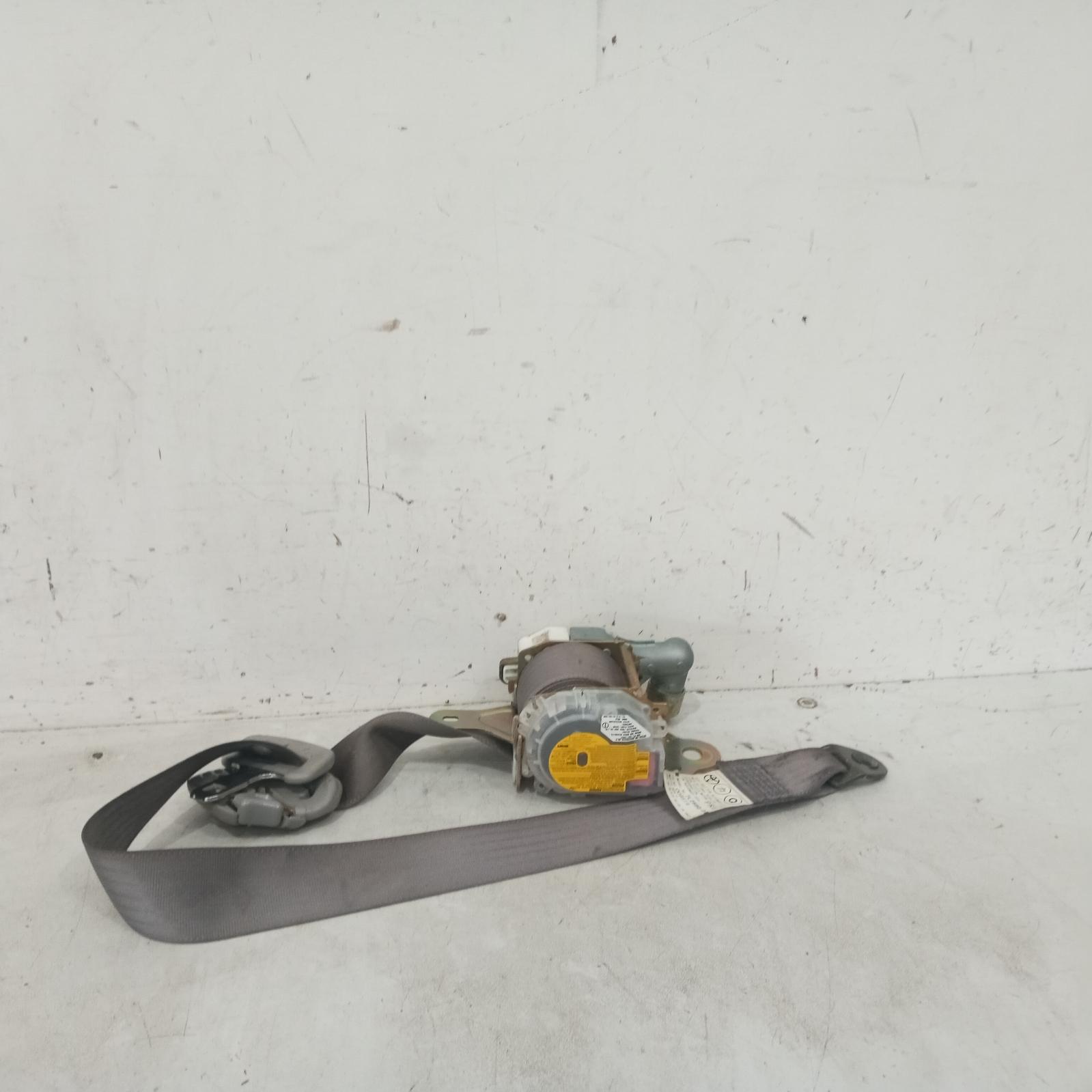 View Auto part Seatbelt/Stalk Toyota Kluger 2004