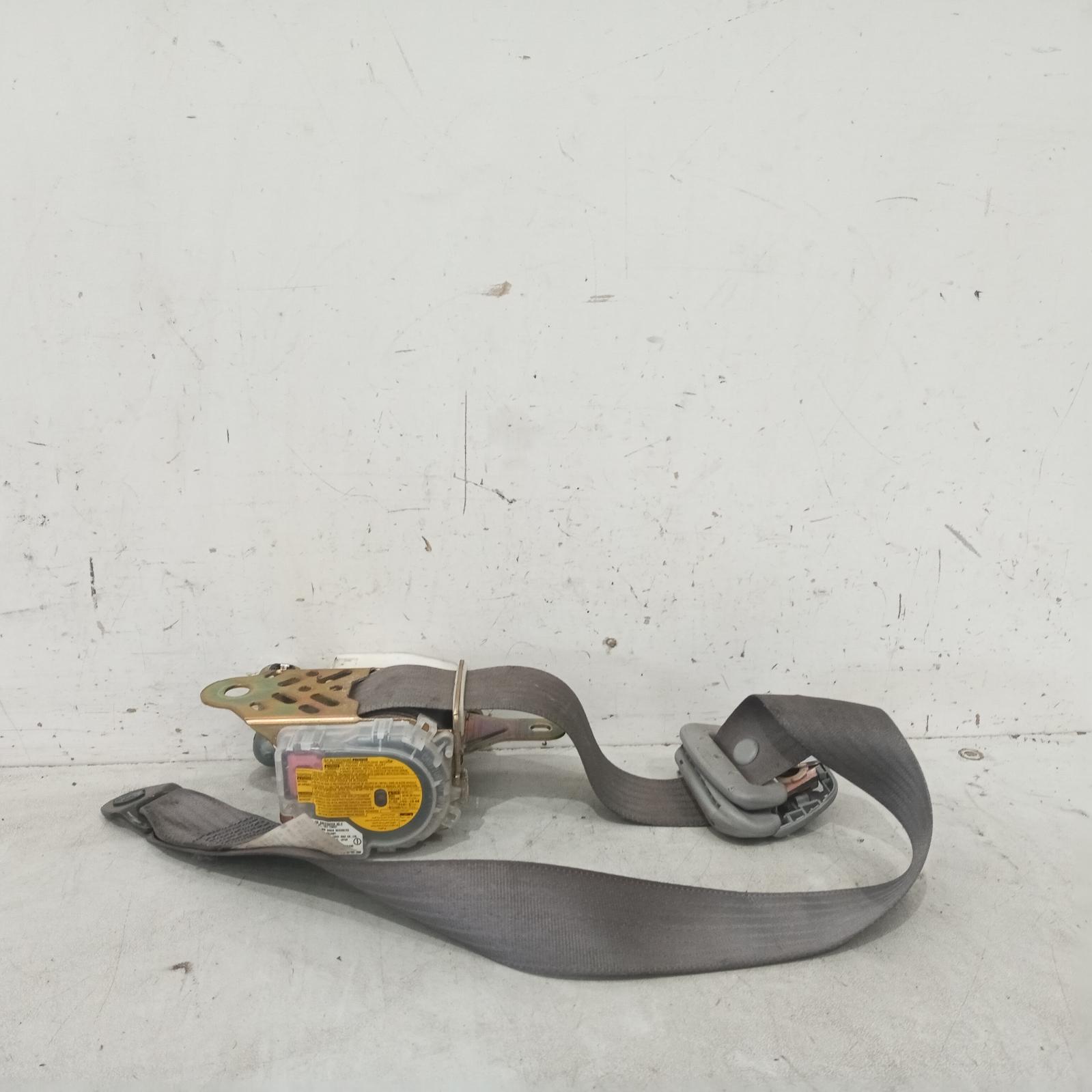 View Auto part Seatbelt/Stalk Toyota Kluger 2004