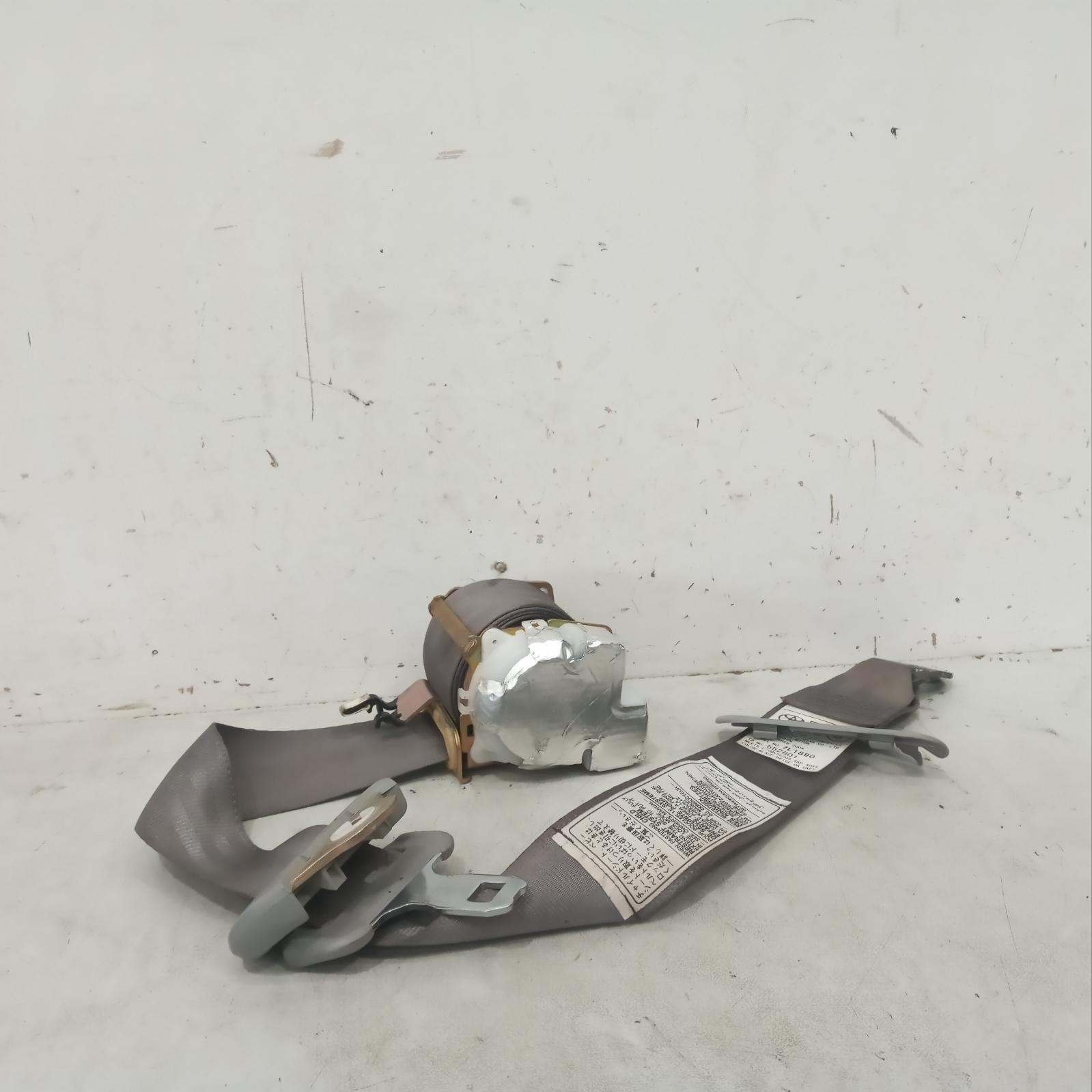 View Auto part Seatbelt/Stalk Toyota Kluger 2004