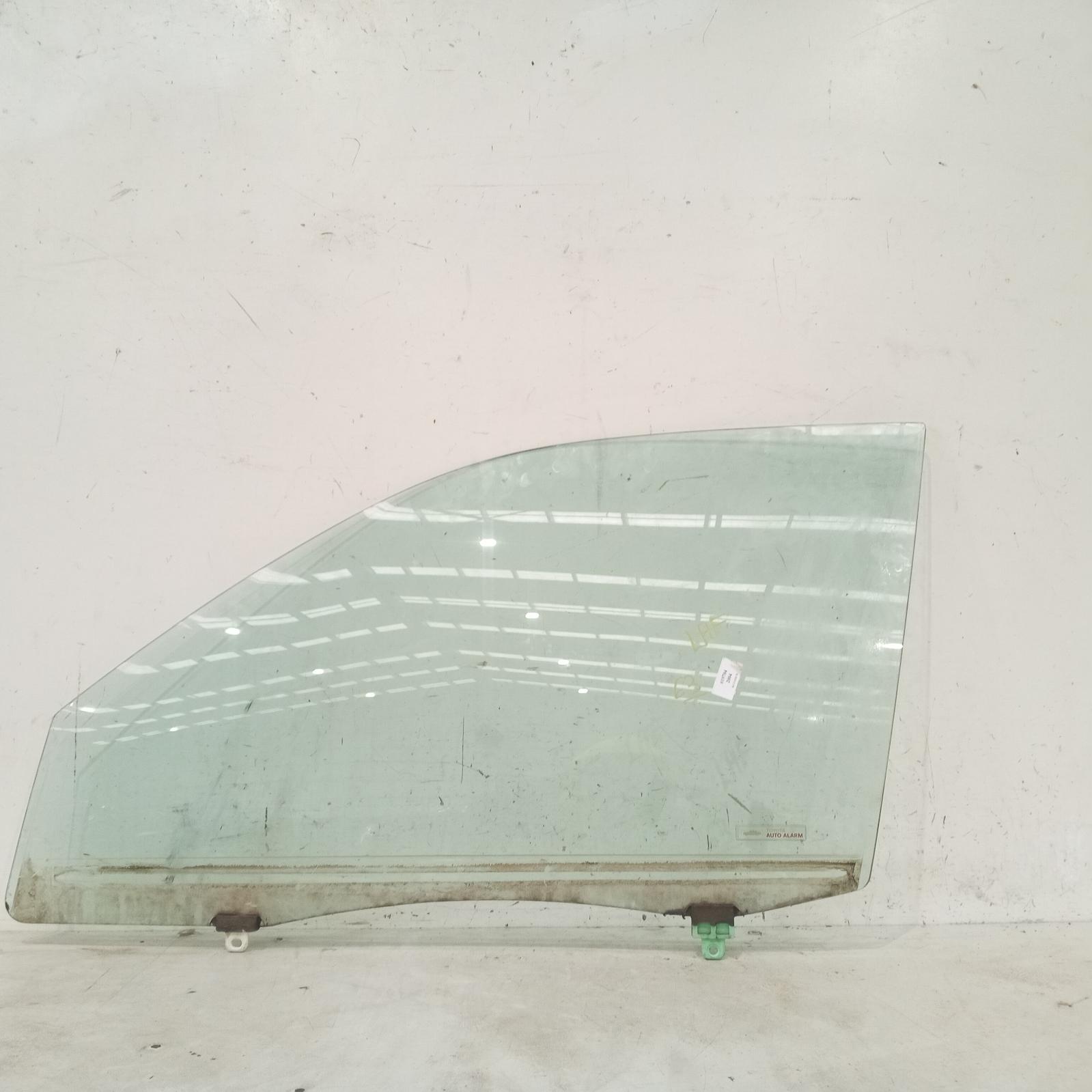 View Auto part Left Front Door Window Toyota Kluger 2004