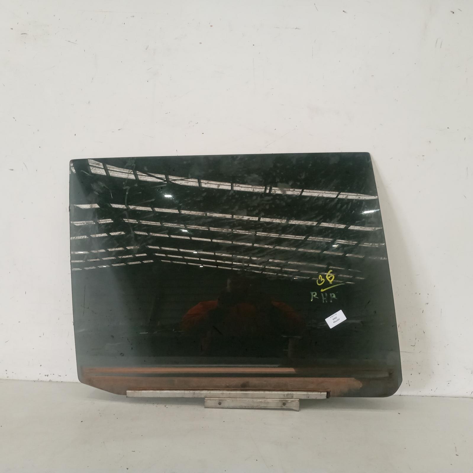 View Auto part Right Rear Door Window Toyota Kluger 2004
