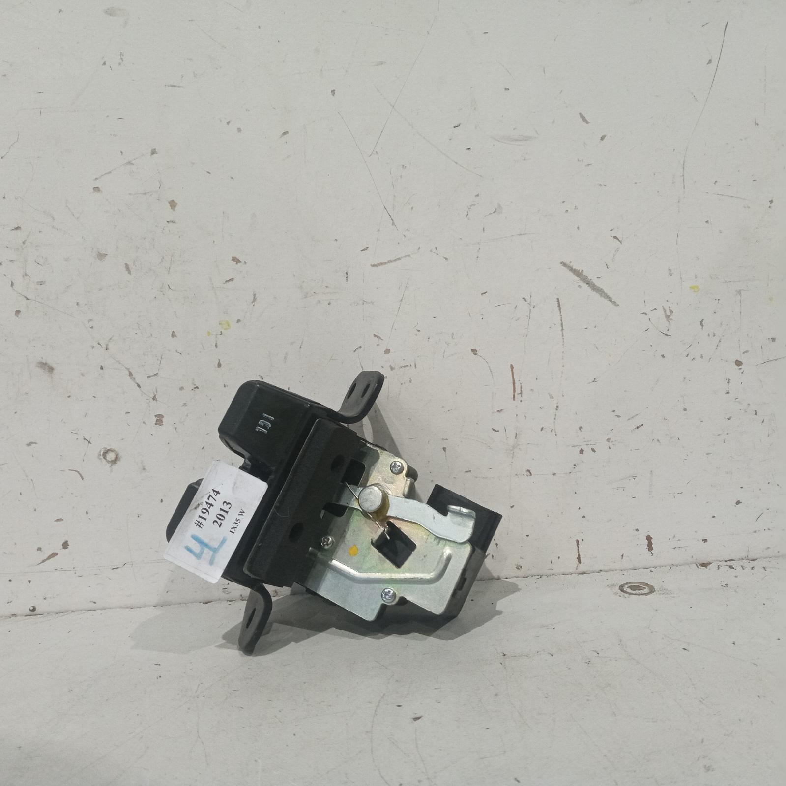 View Auto part Door/Boot/Gate Lock Hyundai Ix35 2013
