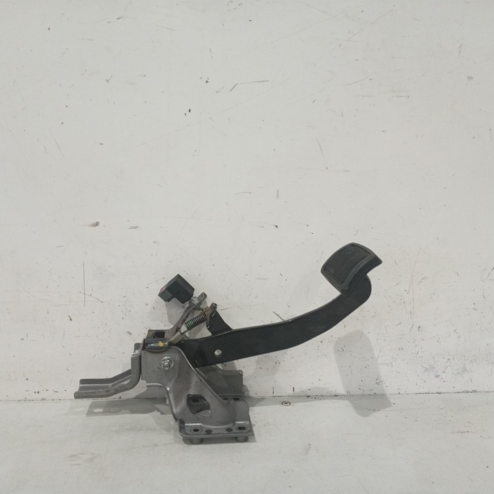 View Auto part Pedal Assembly Hyundai Ix35 2013