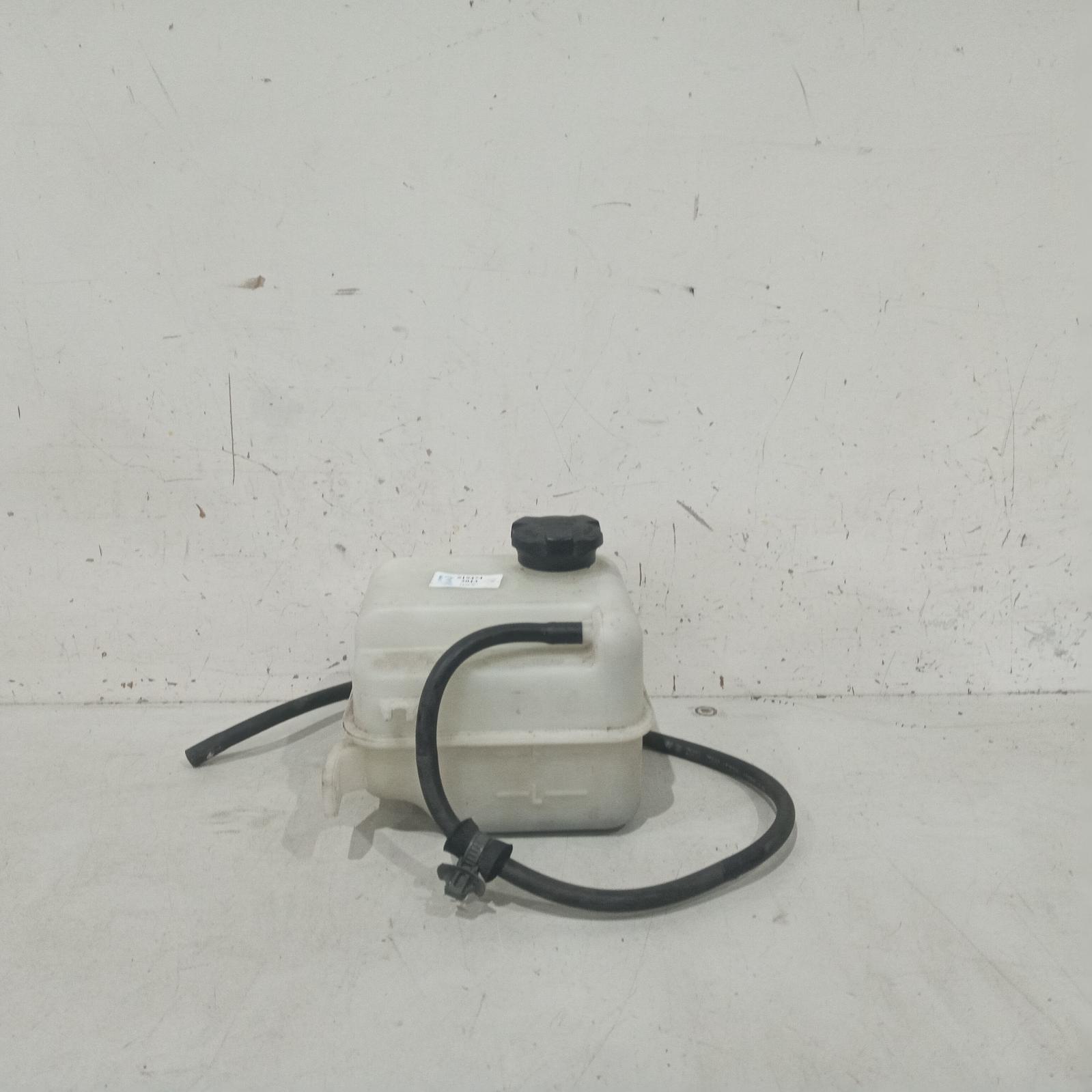 View Auto part Overflow Bottle Hyundai Ix35 2013