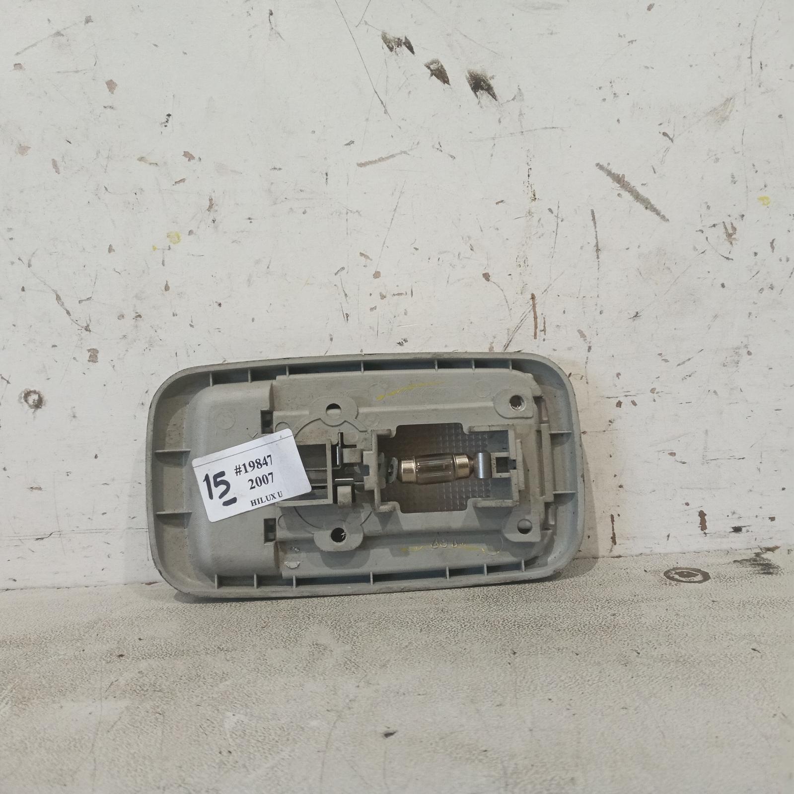 View Auto part Courtesy Light Toyota Hilux 2007