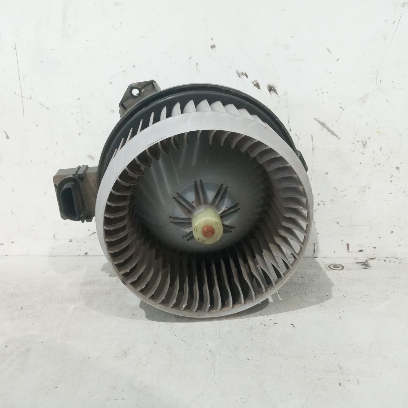 View Auto part Heater Fan Motor Toyota Hilux 2007