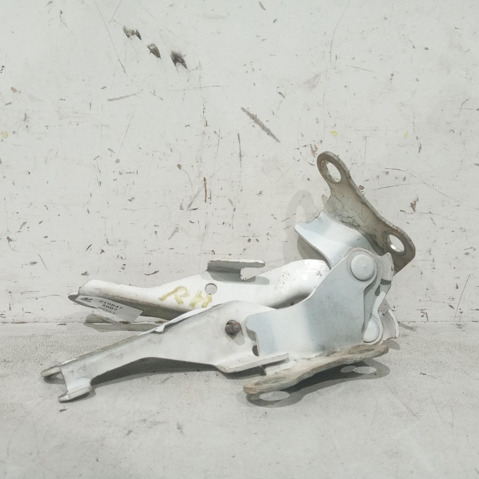 2007 Toyota Hilux Bonnet Hinge/Strut View Auto part Bonnet Hinge/Strut Toyota Hilux 2007