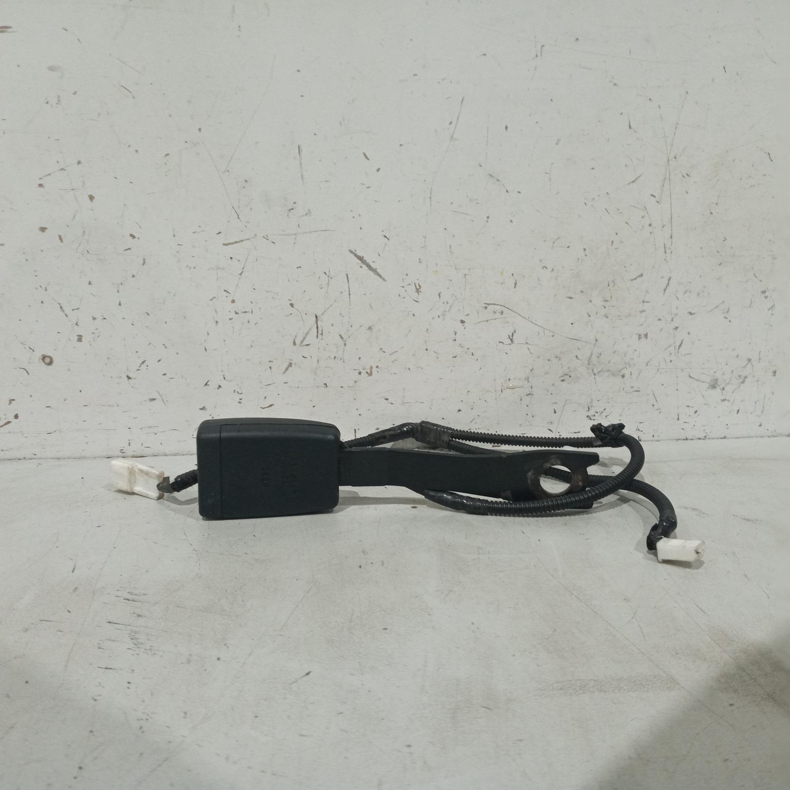 View Auto part Seatbelt/Stalk Toyota Hilux 2017