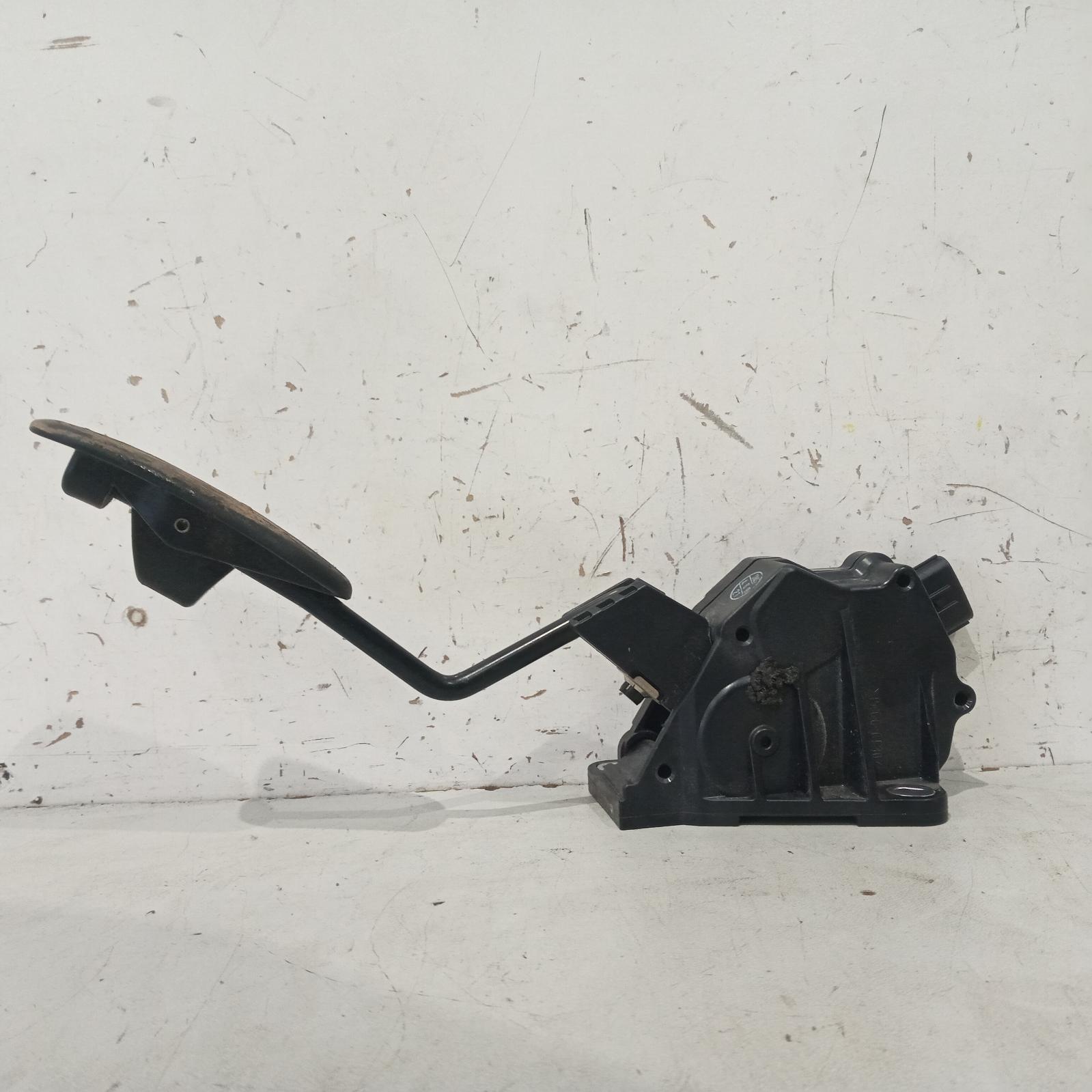 View Auto part Pedal Assembly Toyota Hilux 2017
