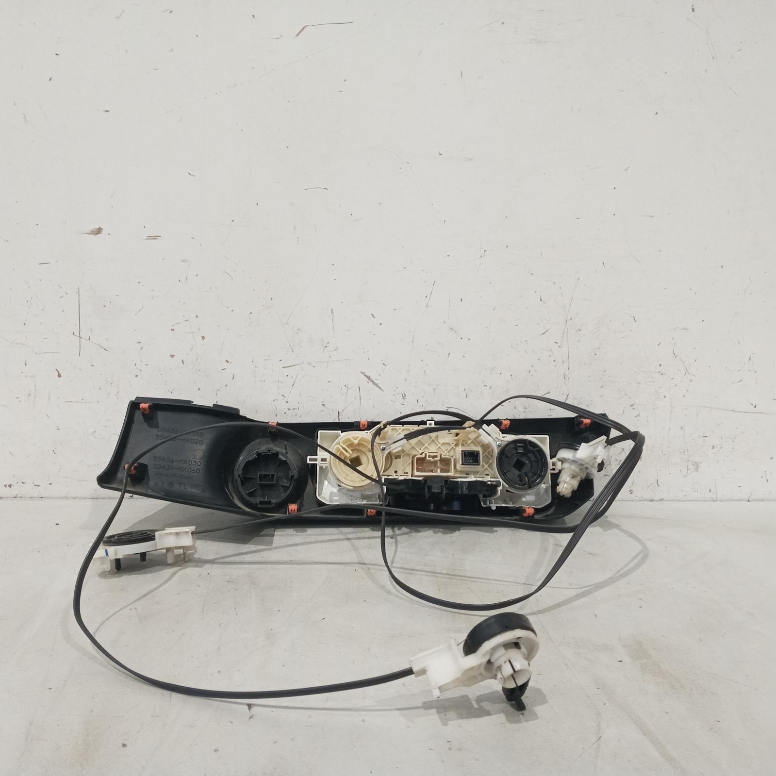 View Auto part Heater/Ac Controls Toyota Hilux 2017