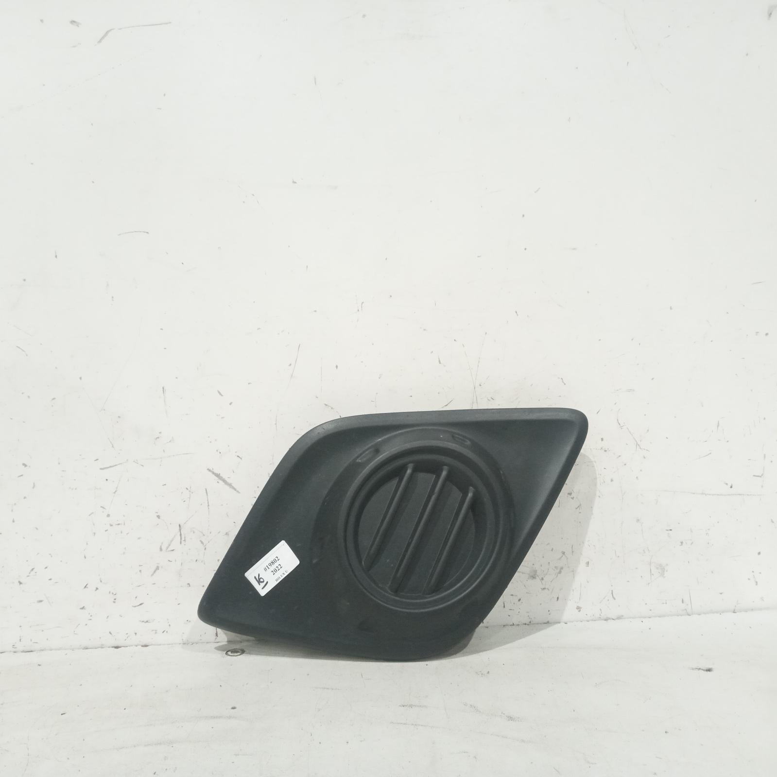 View Auto part Grille Toyota Hilux 2022