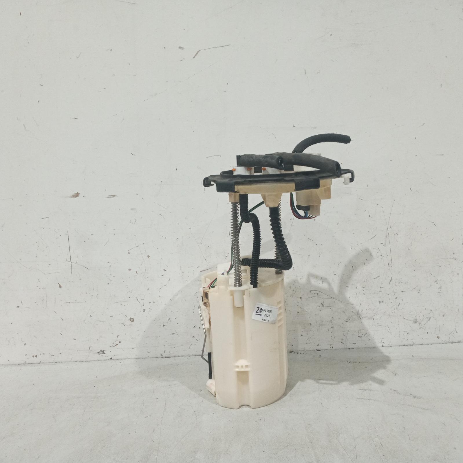View Auto part Fuel Pump Toyota Hilux 2022