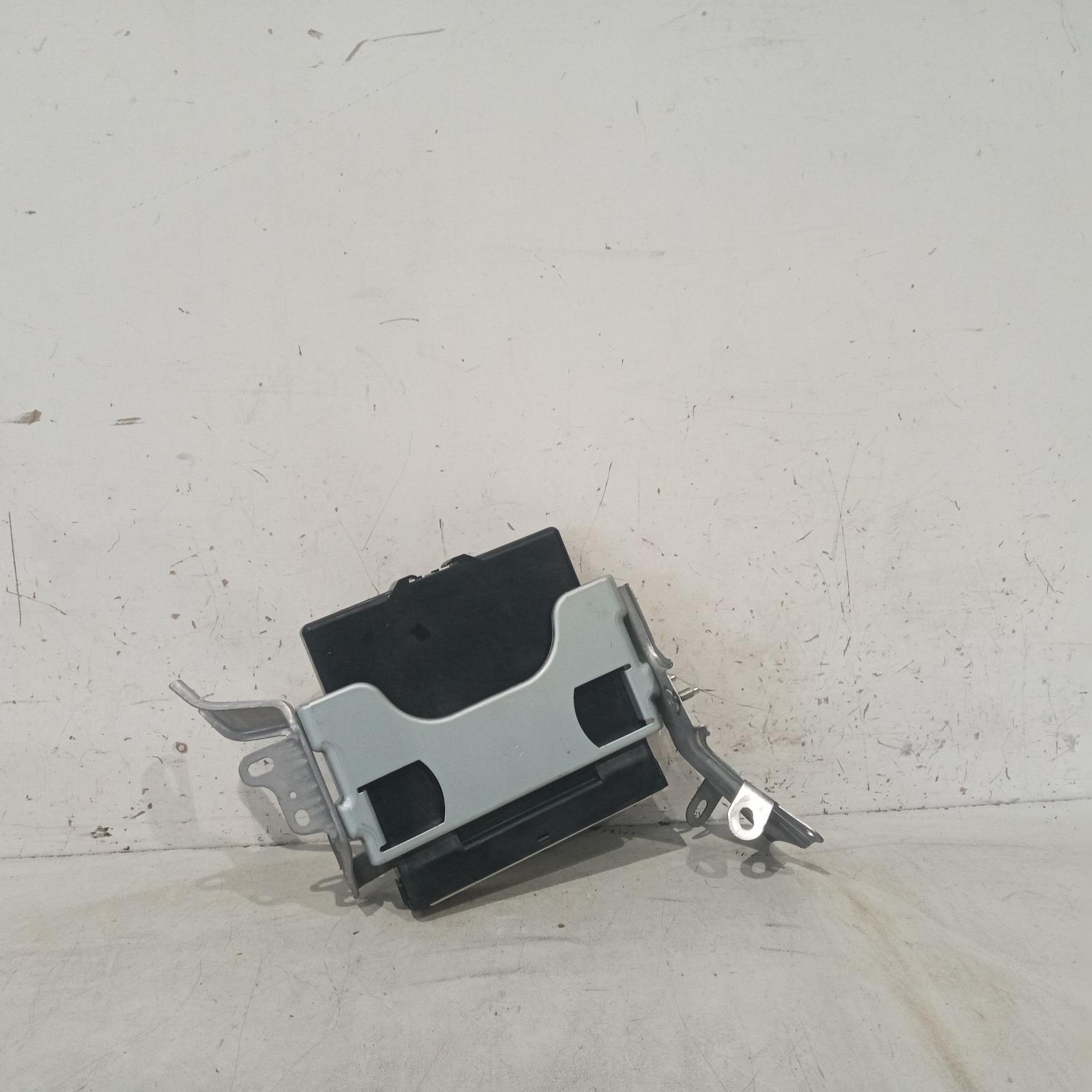 View Auto part Ecu Toyota Hilux 2022