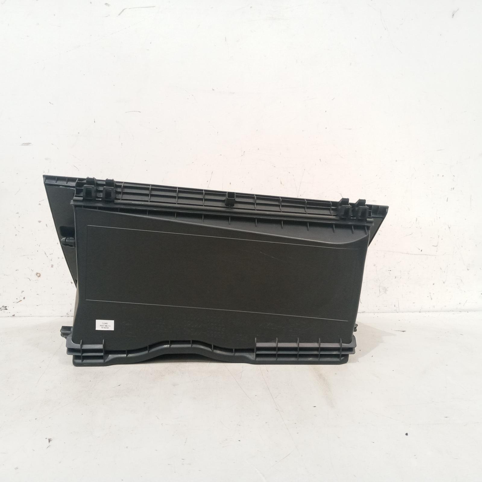 View Auto part Glove Box Toyota Hilux 2022