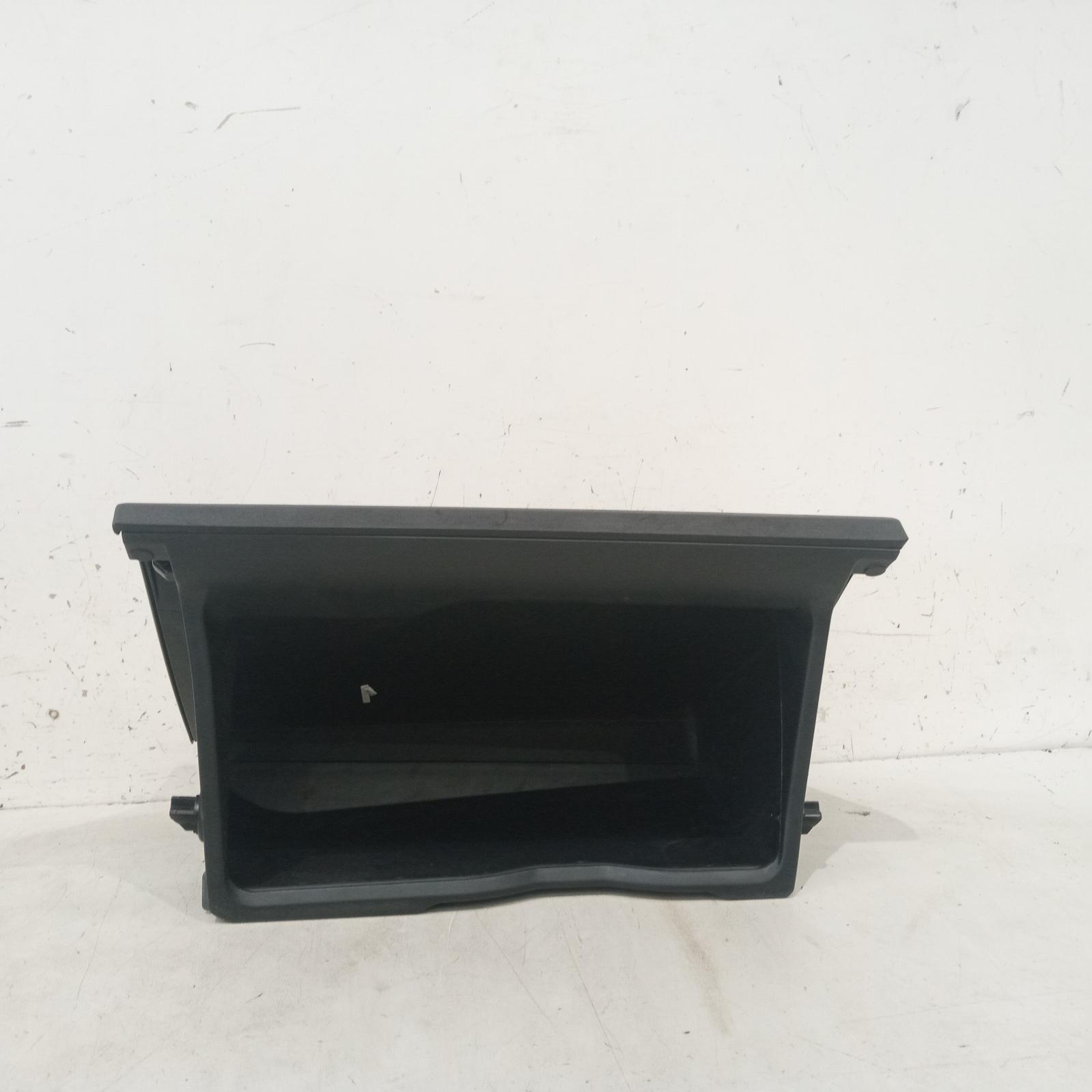 View Auto part Glove Box Toyota Hilux 2022