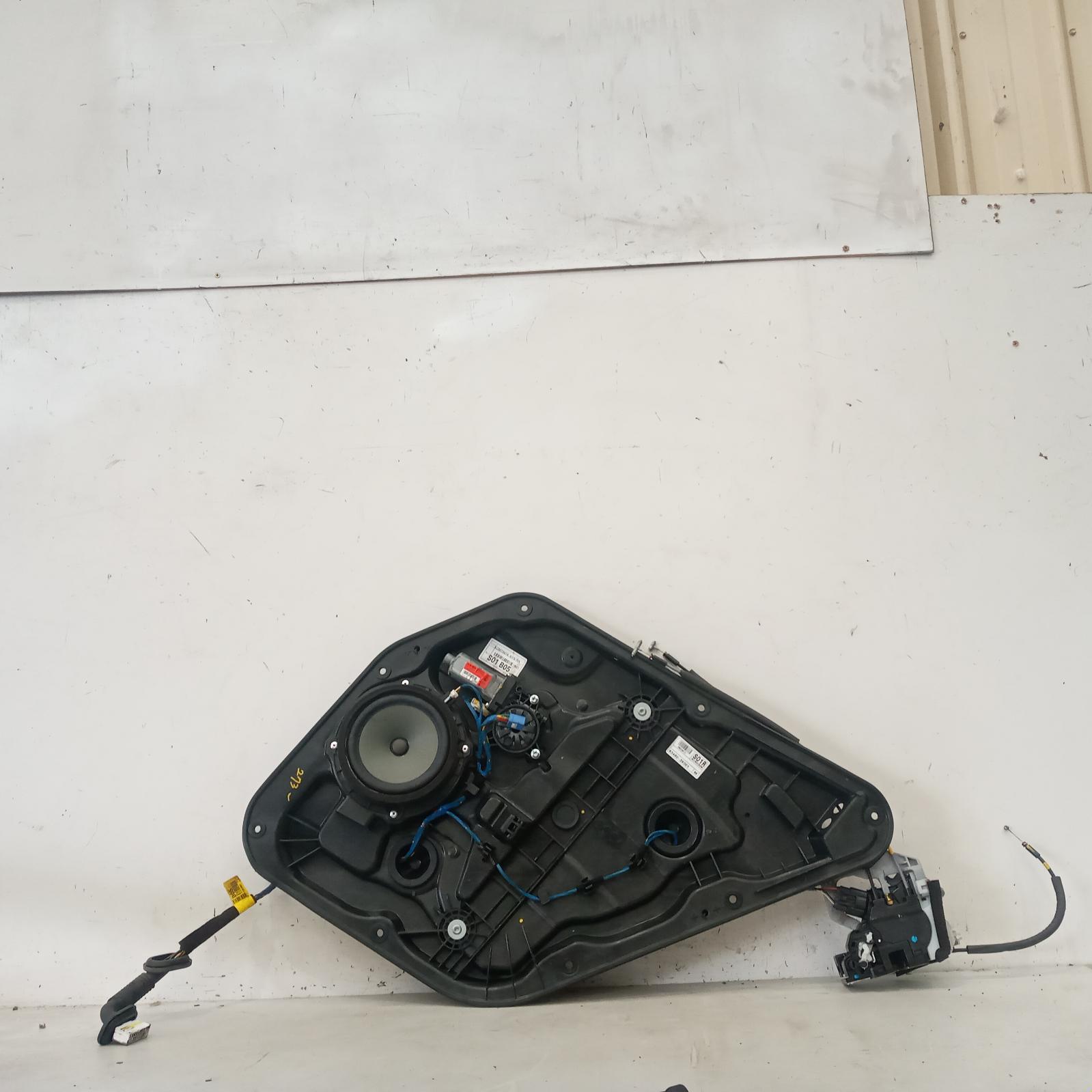 View Auto part Right Rear Wnd Reg/Motor Hyundai Elantra 2015