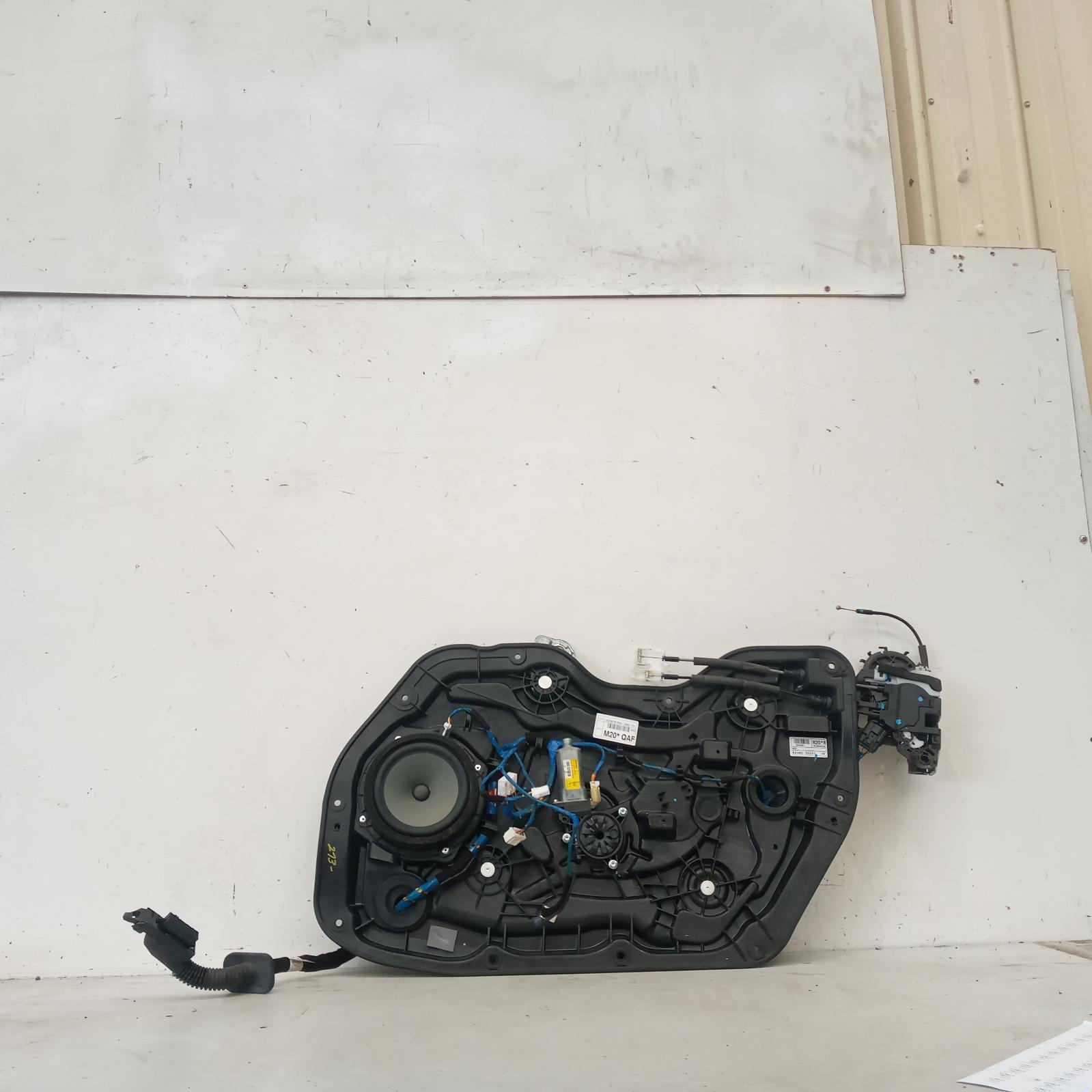 View Auto part Right Front Window Reg/Motor Hyundai Elantra 2015