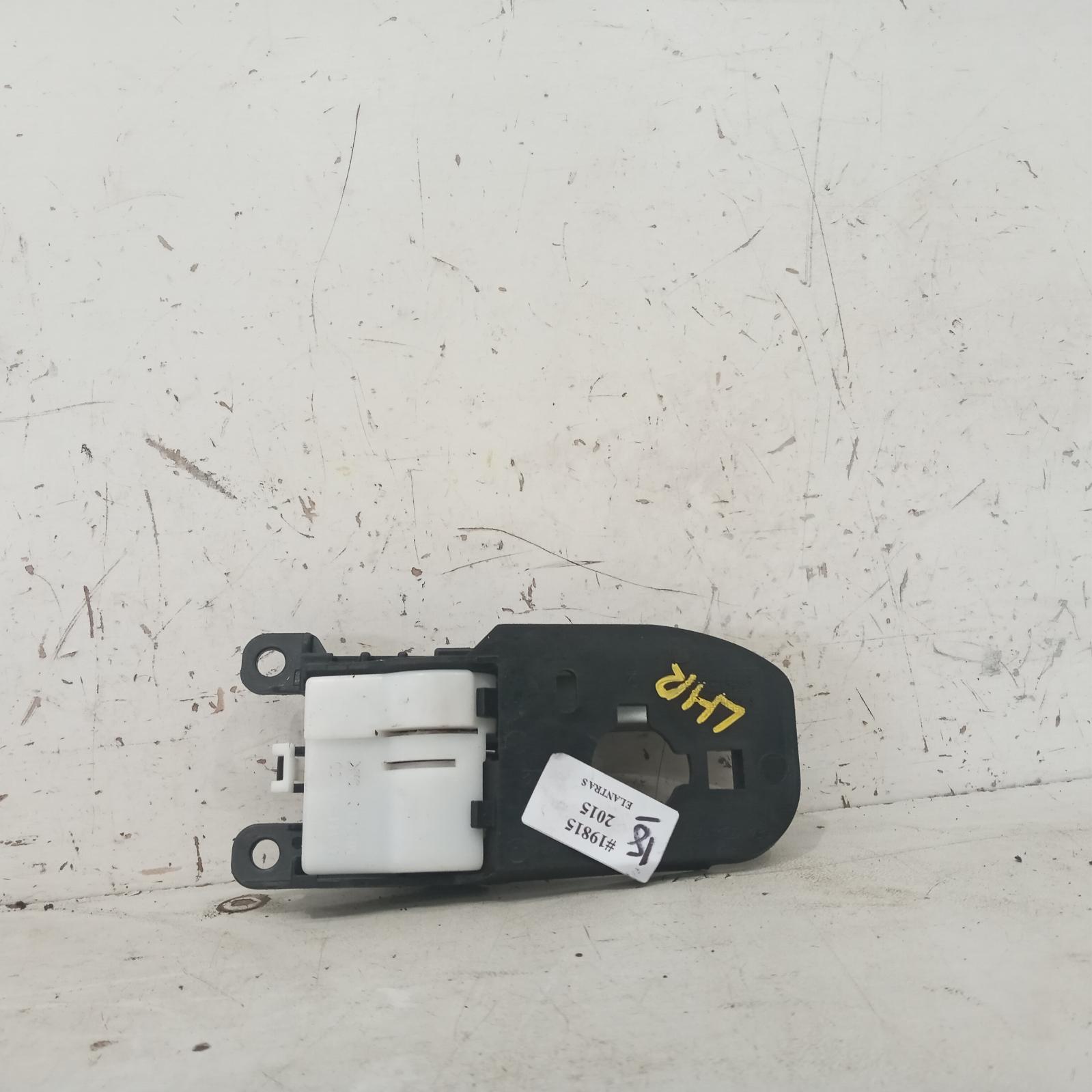 View Auto part Door Handle Hyundai Elantra 2015