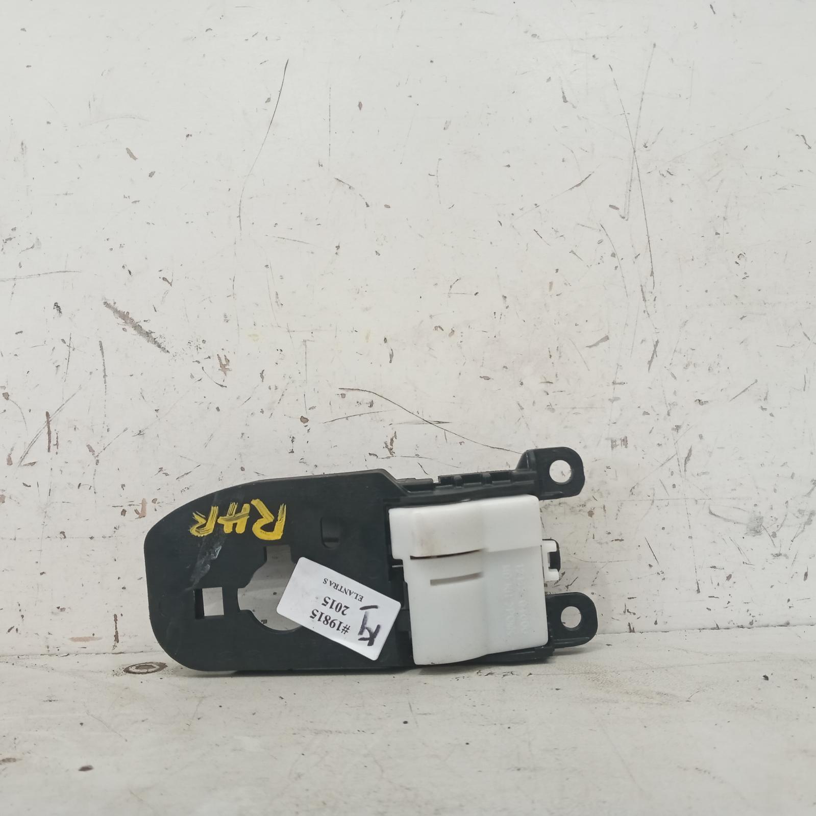 View Auto part Door Handle Hyundai Elantra 2015
