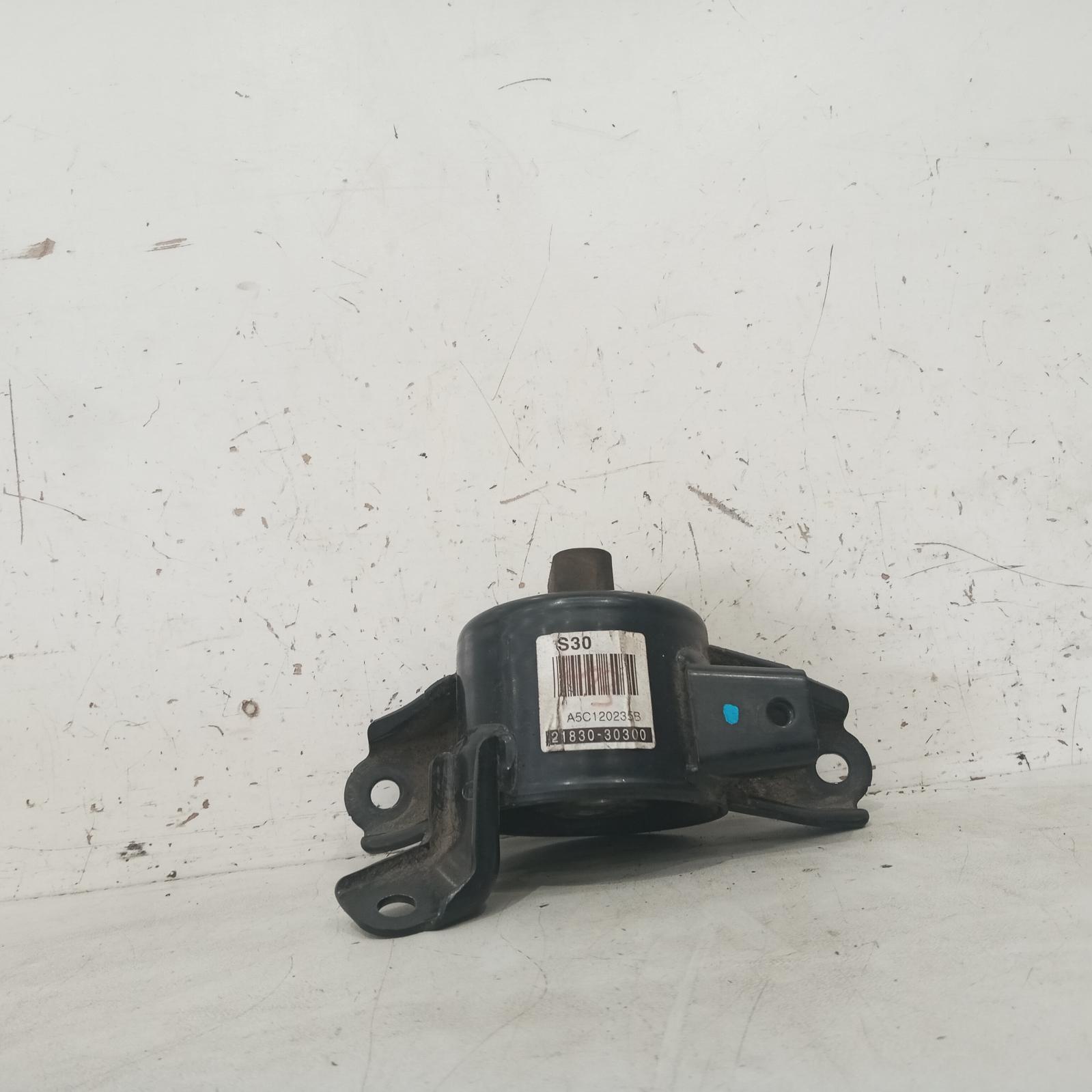 View Auto part Mount Hyundai Elantra 2015