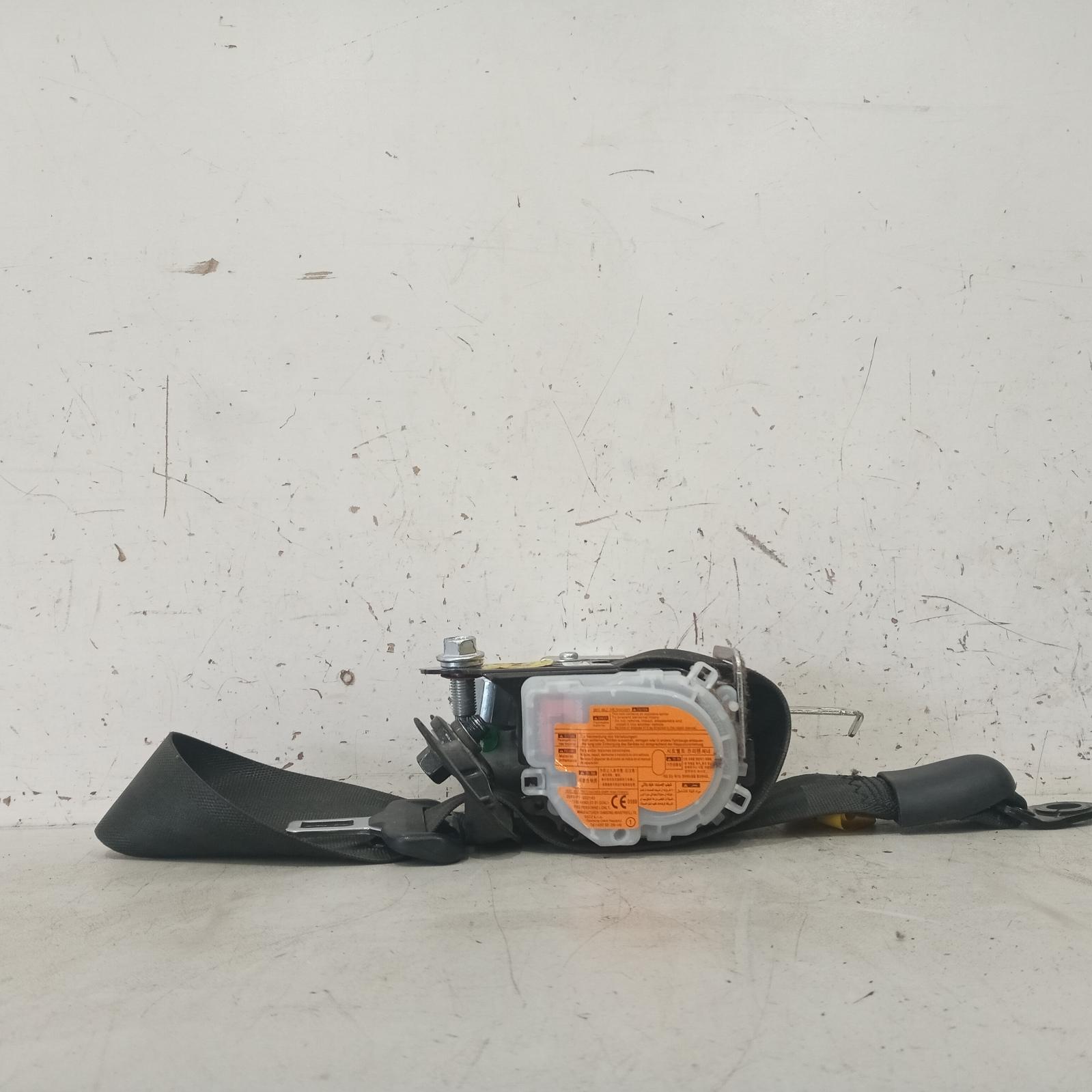 View Auto part Seatbelt/Stalk Hyundai Elantra 2015