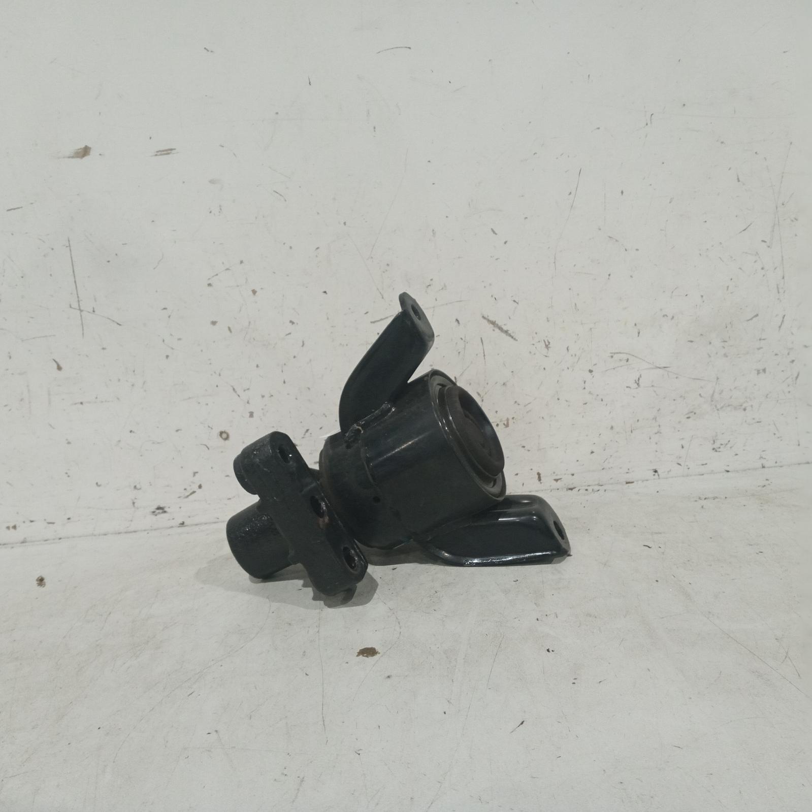View Auto part Mount Hyundai Elantra 2015