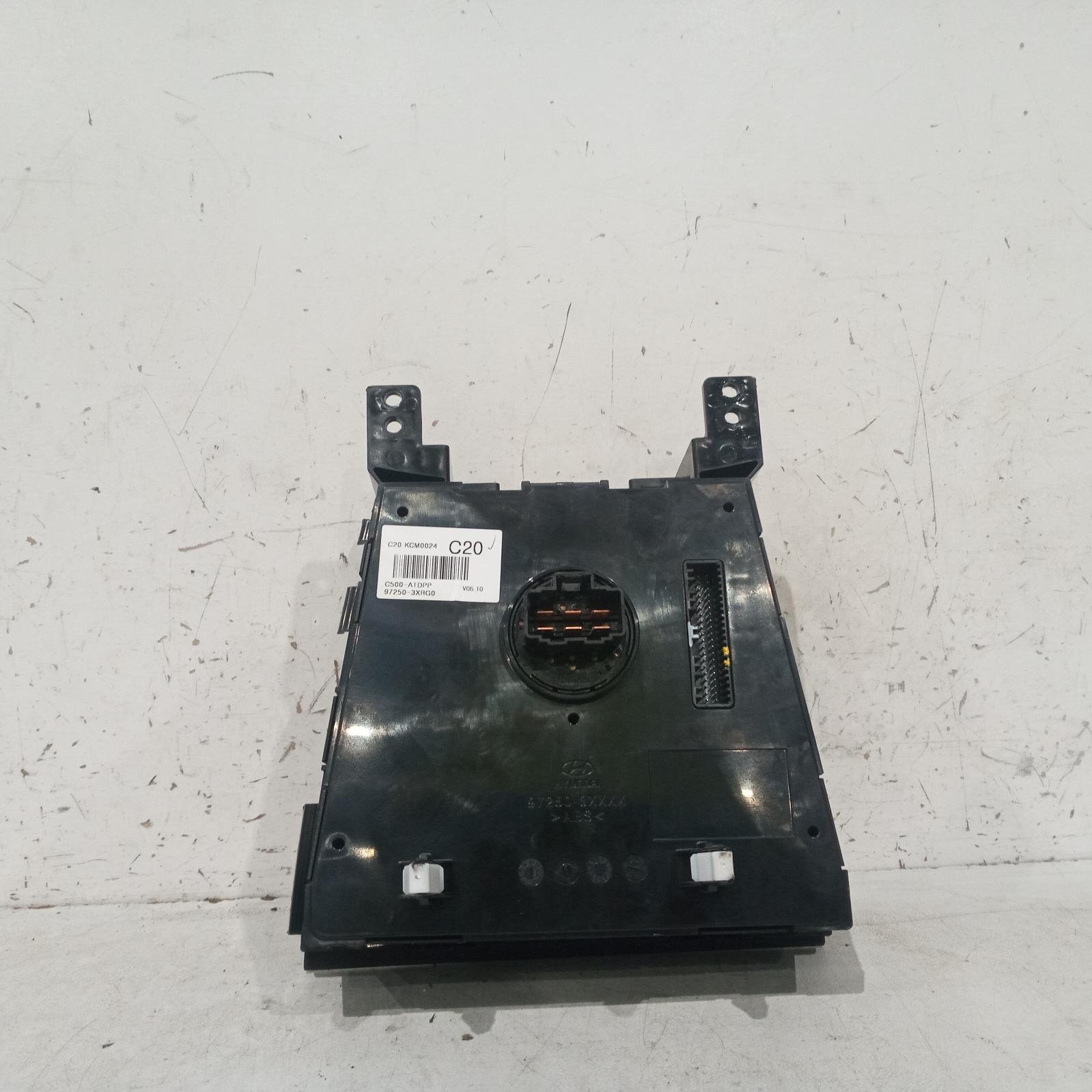 View Auto part Heater/Ac Controls Hyundai Elantra 2015