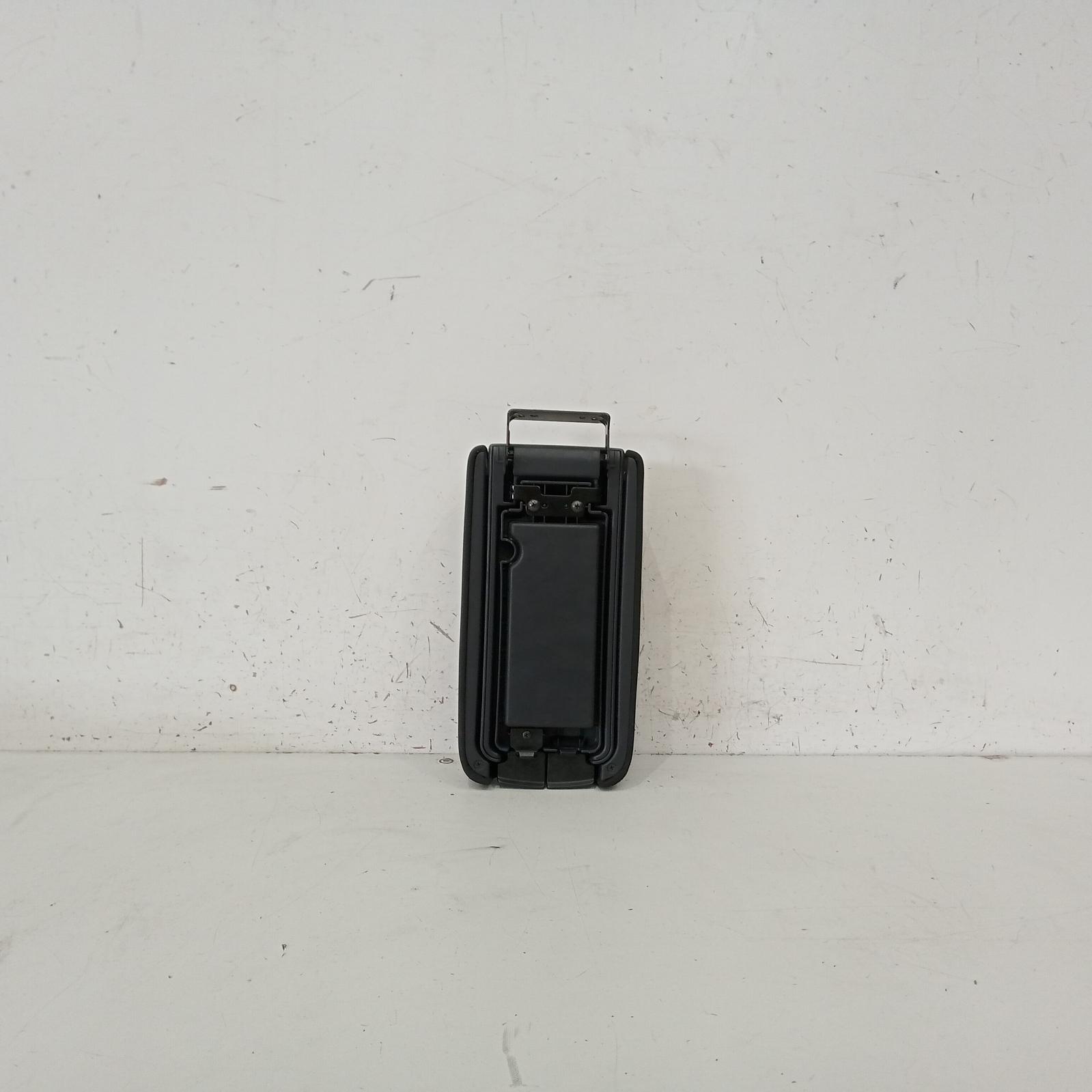 View Auto part Console Mitsubishi Asx 2011