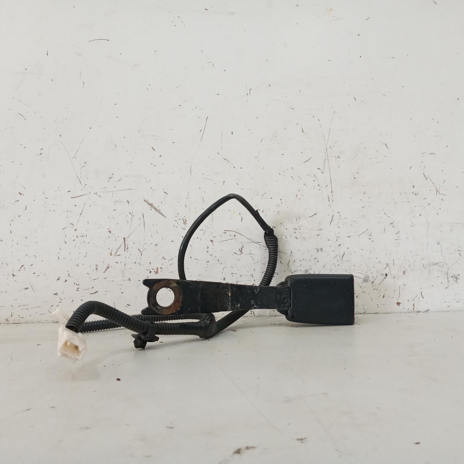 View Auto part Seatbelt/Stalk Toyota Kluger 2008
