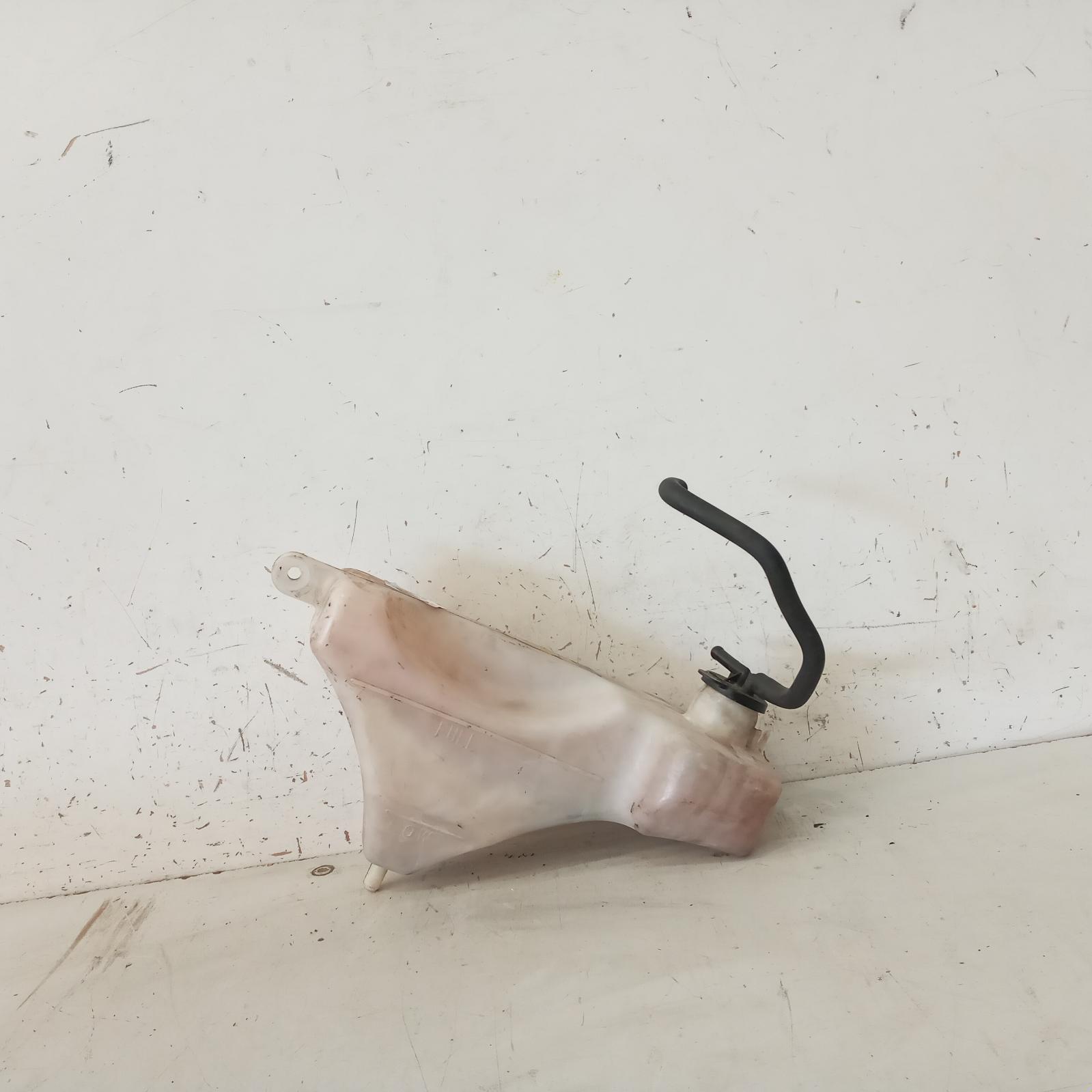 2008 Toyota Kluger Overflow Bottle View Auto part Overflow Bottle Toyota Kluger 2008