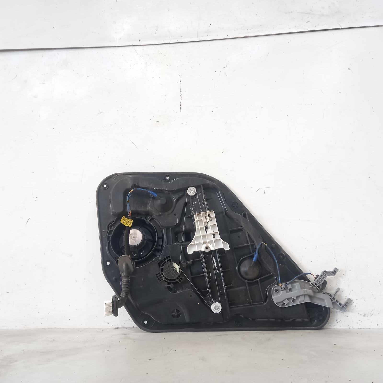 2012 Hyundai Elantra Right Rear Wnd Reg/Motor View Auto part Right Rear Wnd Reg/Motor Hyundai Elantra 2012