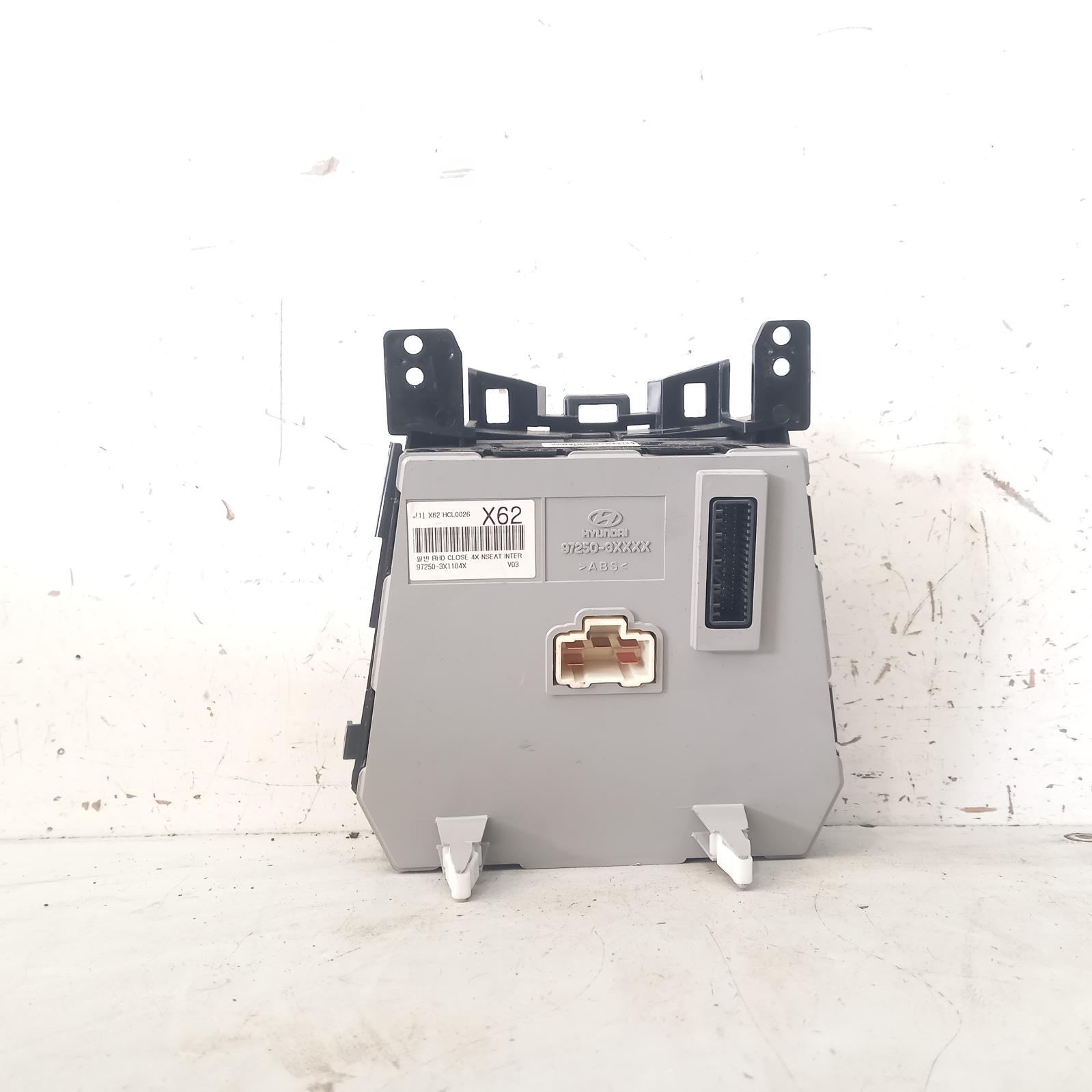 2012 Hyundai Elantra Heater/Ac Controls View Auto part Heater/Ac Controls Hyundai Elantra 2012
