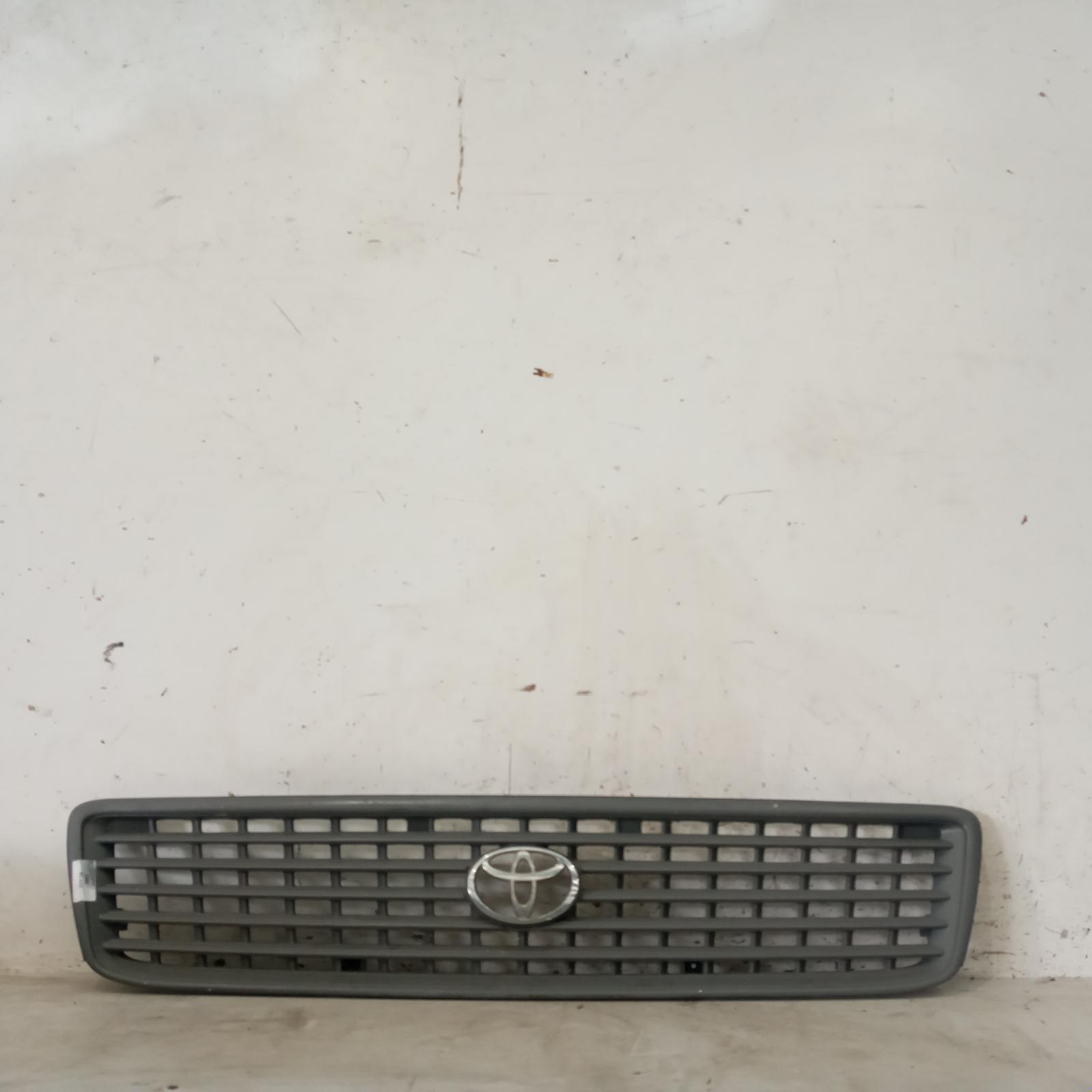 View Auto part Grille Toyota Hiace 2002